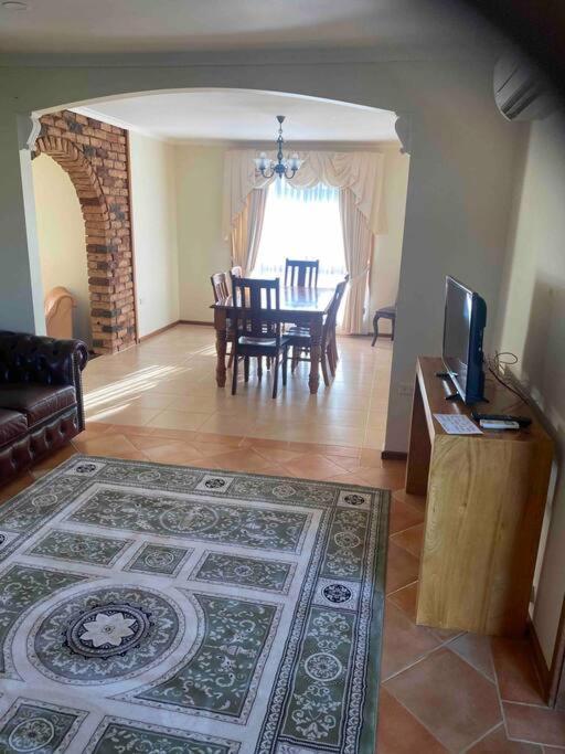 Three-Bedroom House photo 3