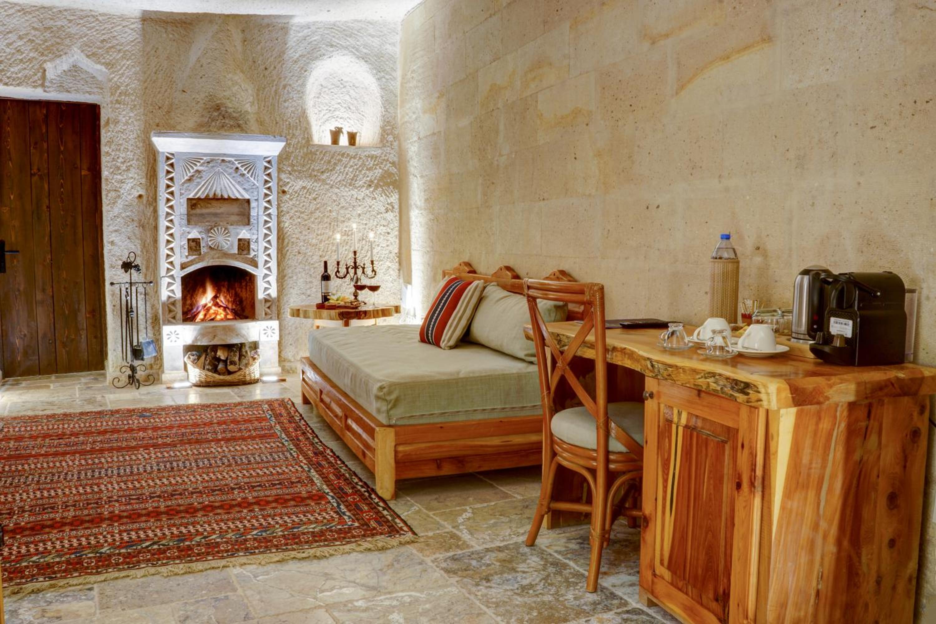 Executive Cave Suite - Photo 29