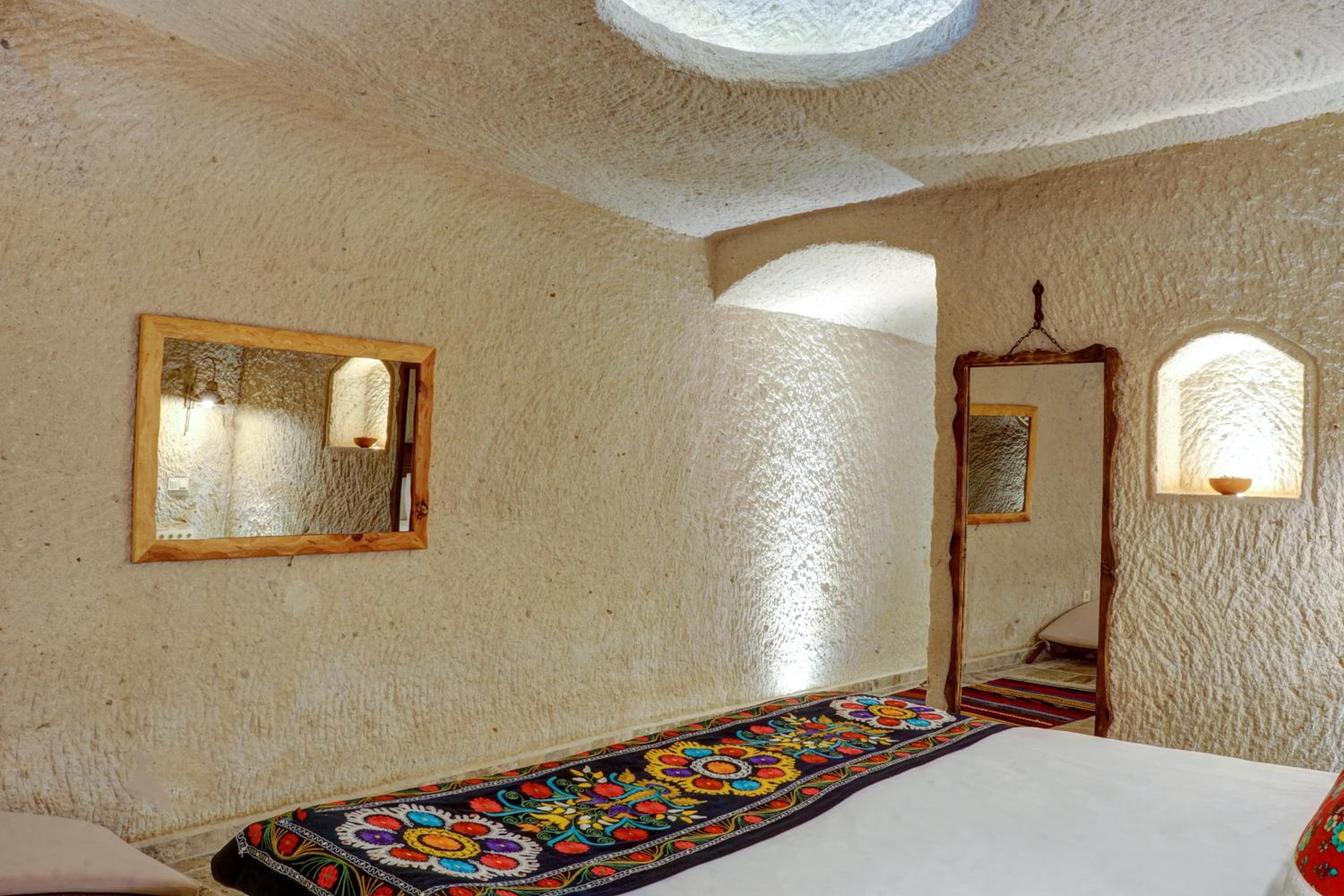 Executive Cave Suite - Photo 33