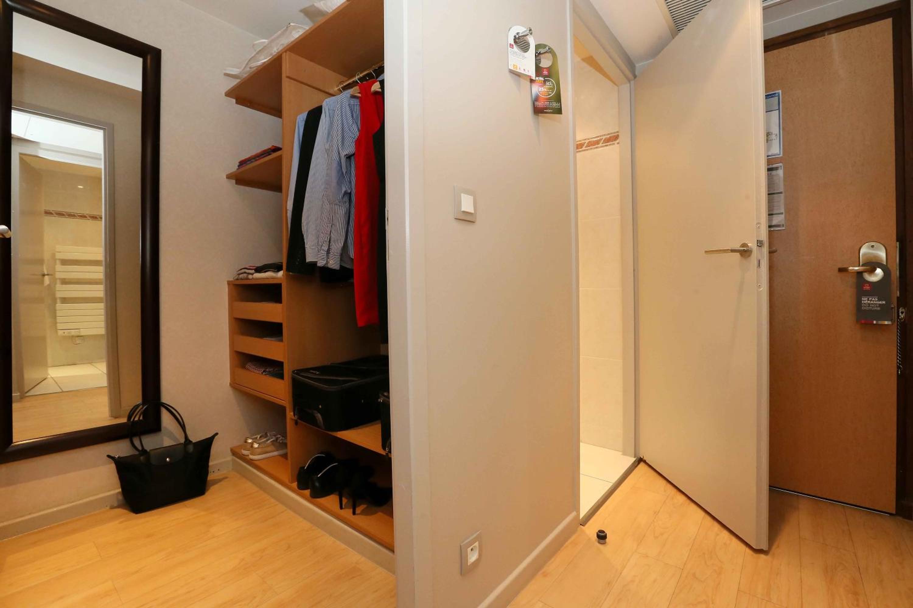 Two-Bedroom Superior Apartment - Photo 6