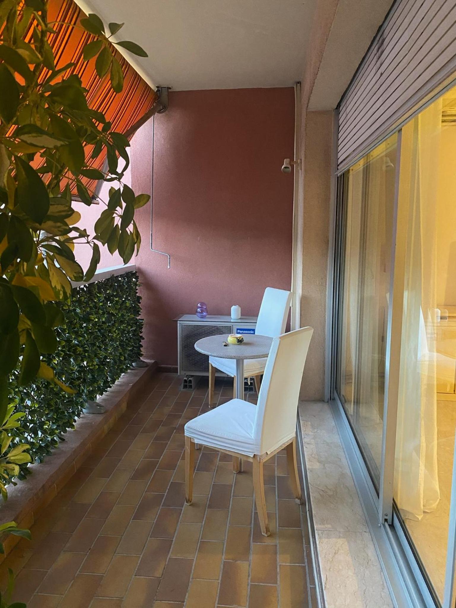 Balcony & Terrace