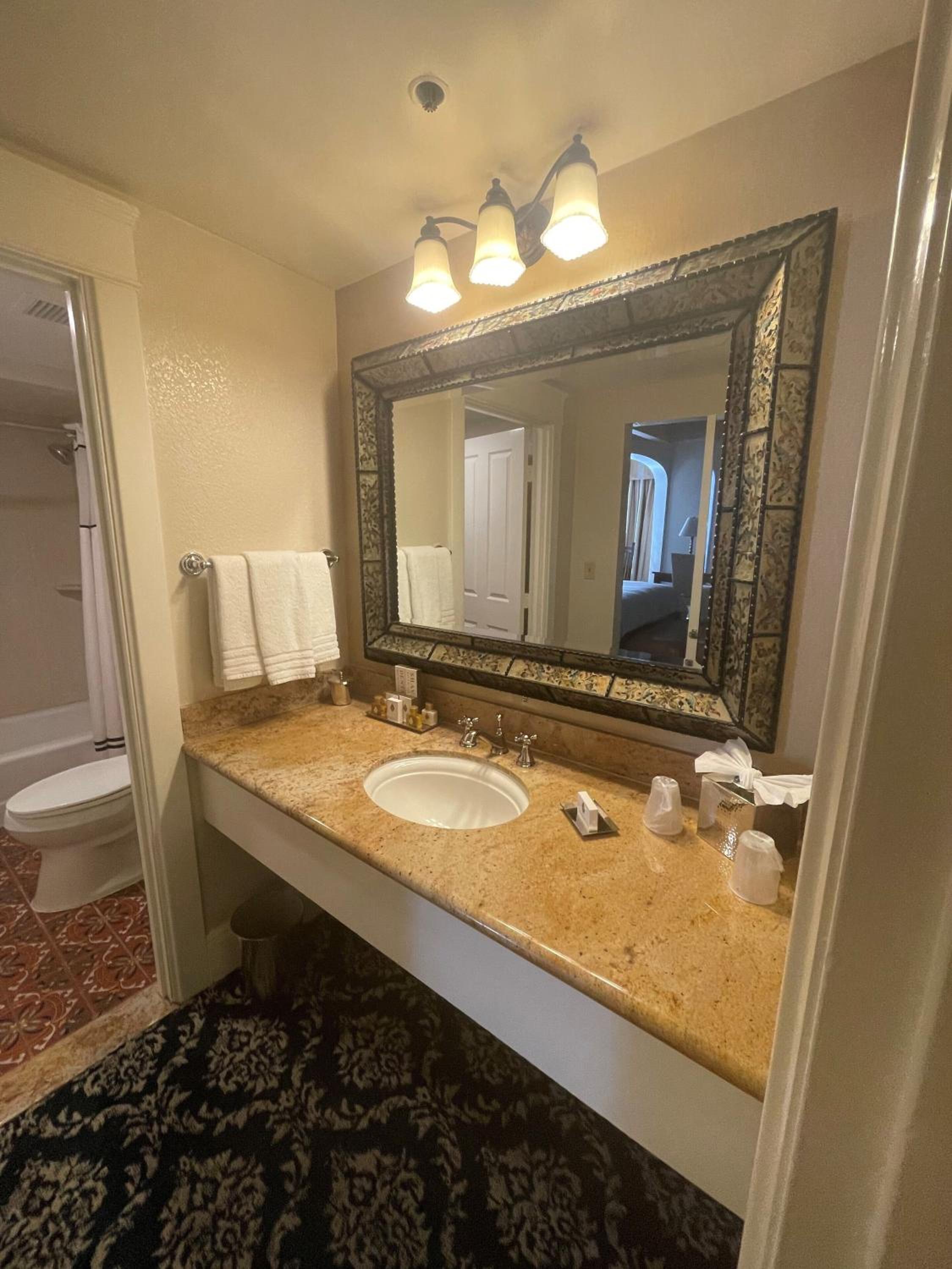 Glenwood King Room - Photo 4