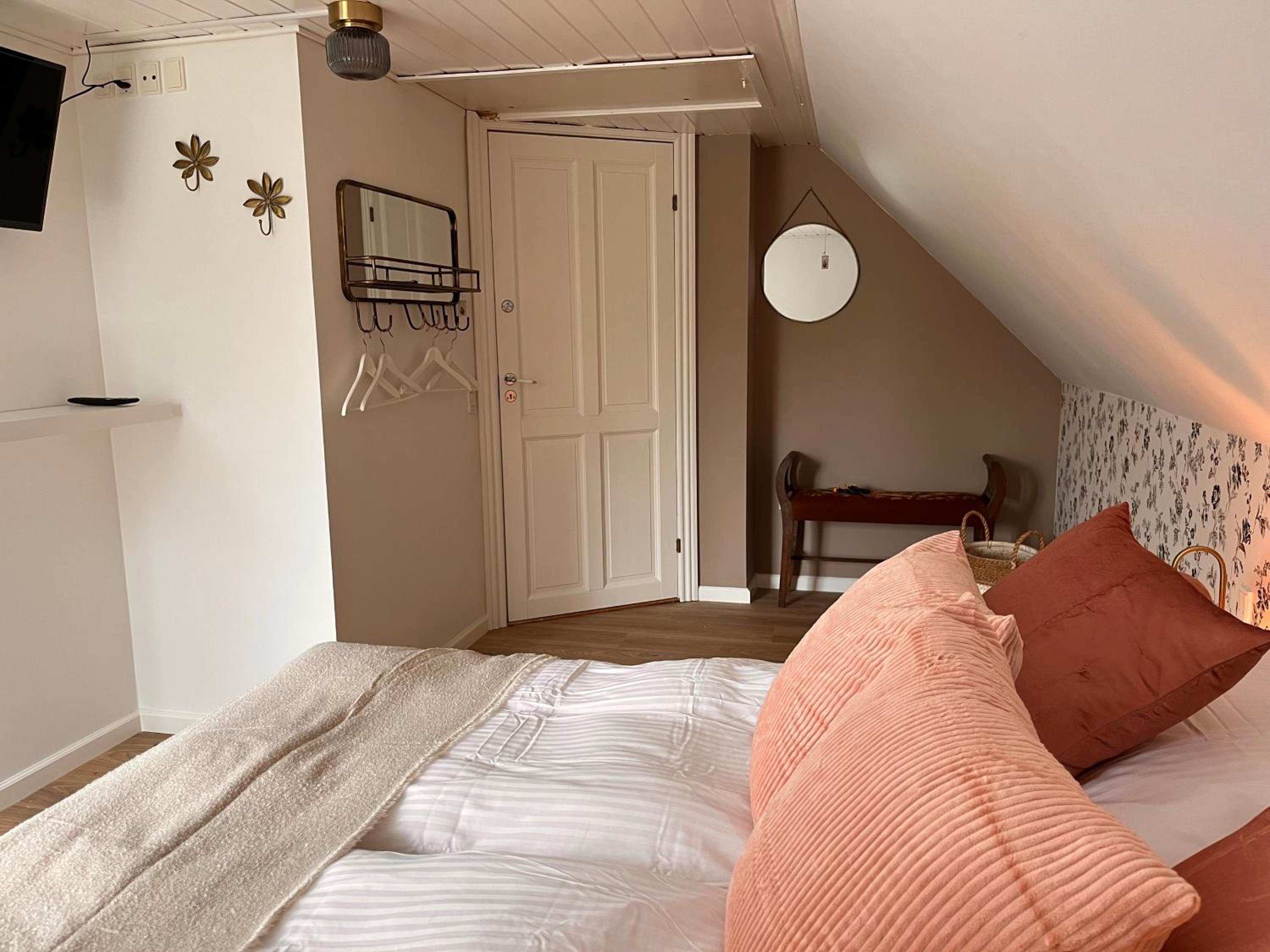 Double Room with Shared Toilet photo 2