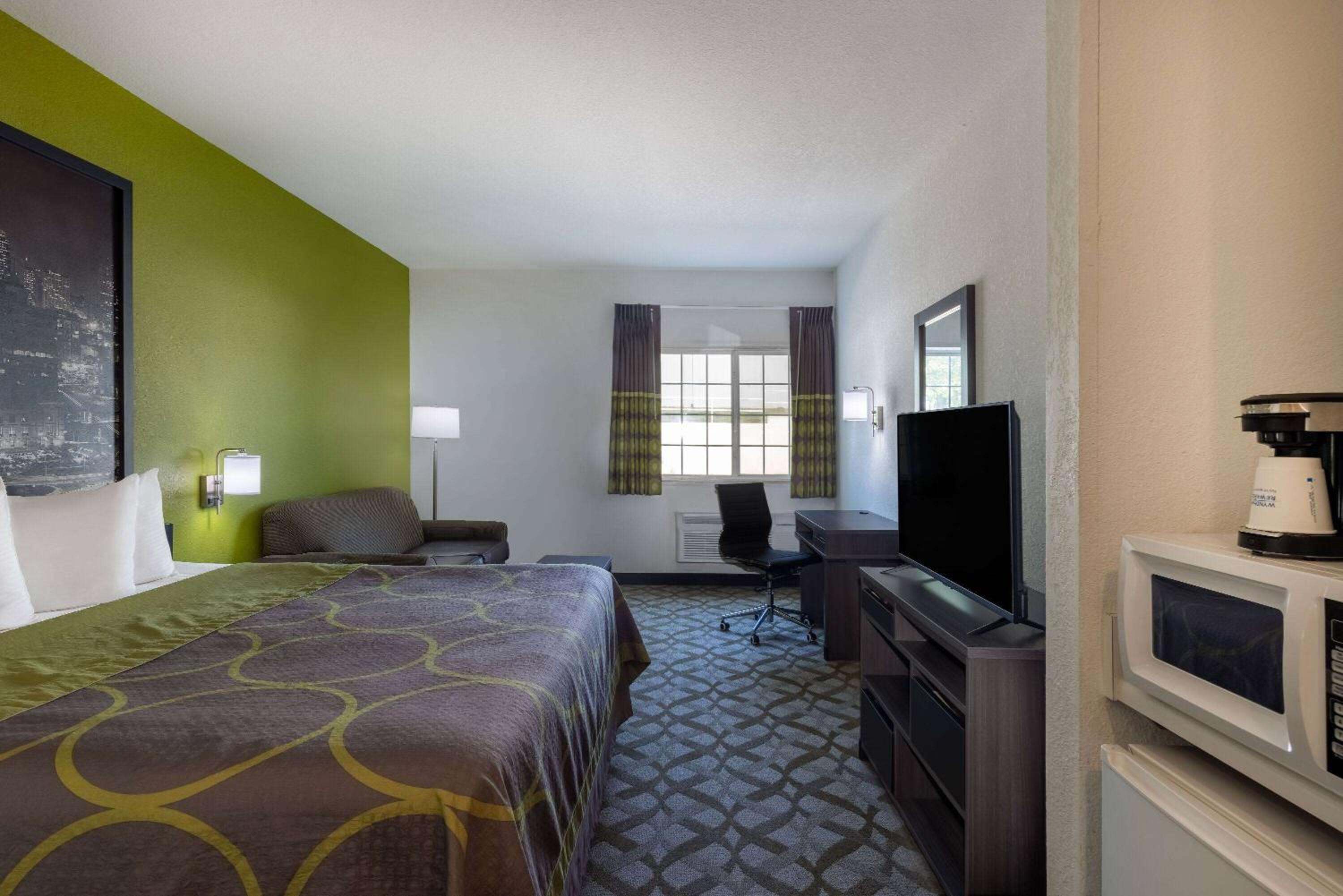 King Room - Non-Smoking - Photo 1
