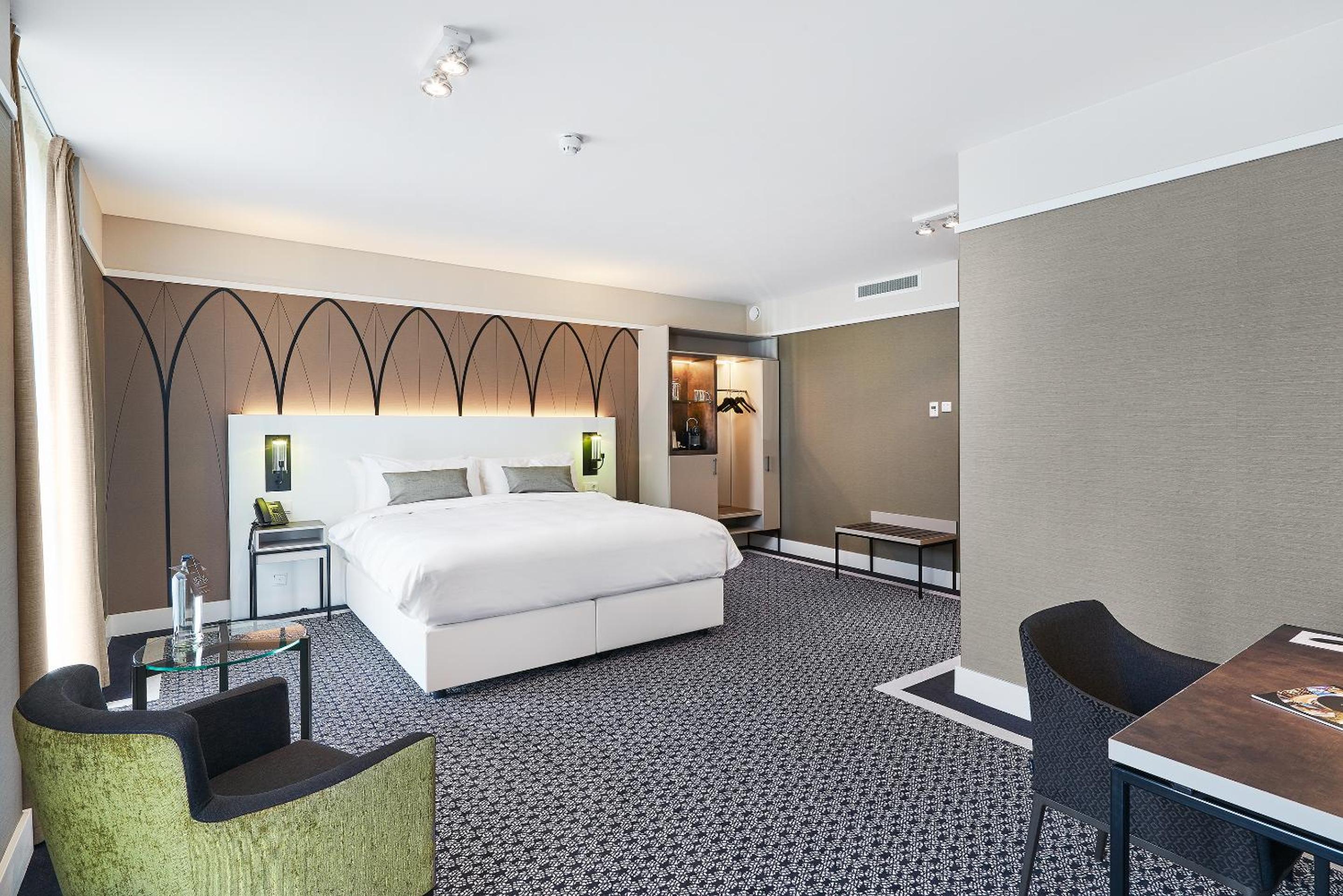 Executive Room photo 2