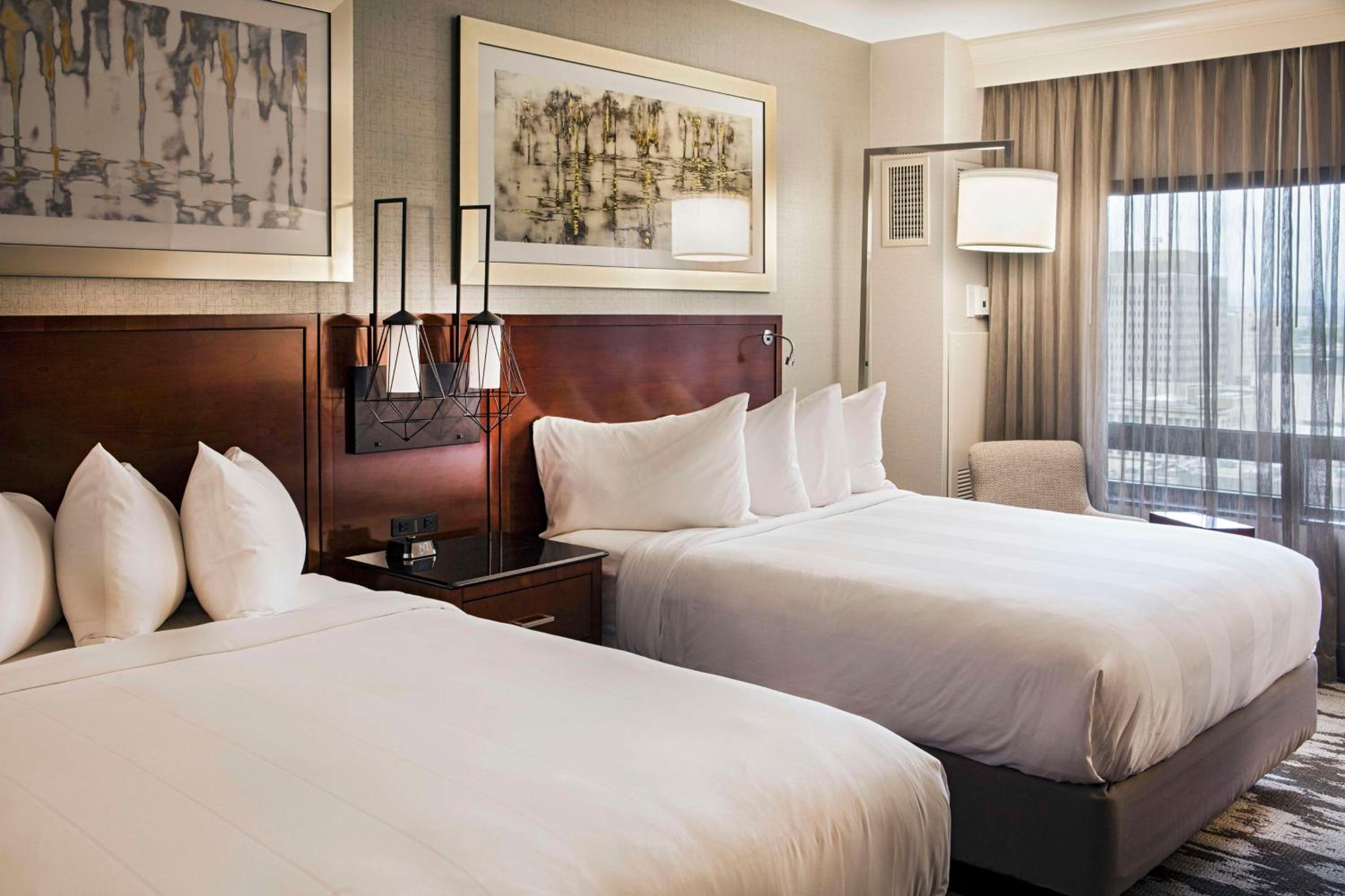Queen Room with Two Queen Beds - Photo 3