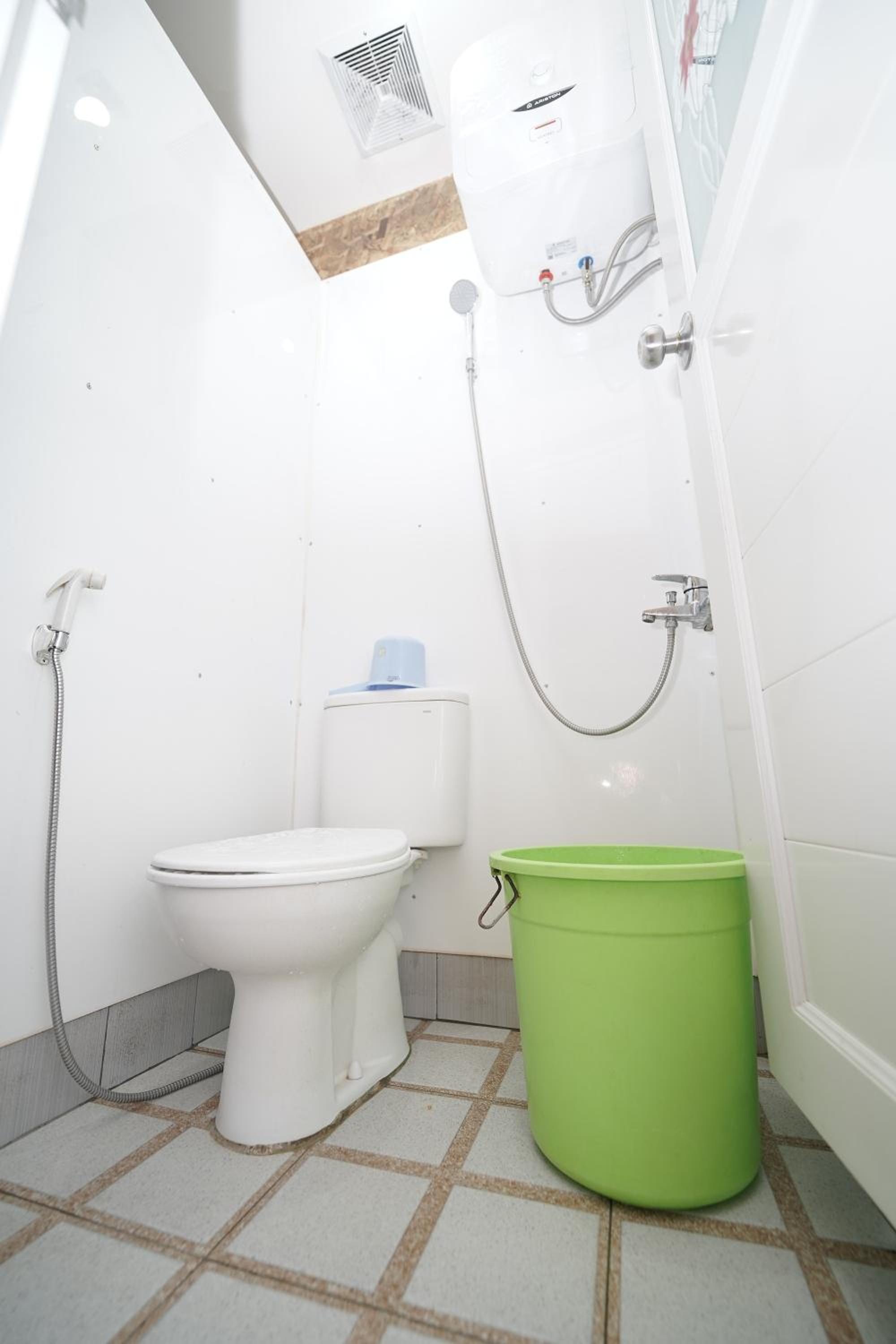 Standard Double or Twin Room - Photo 10