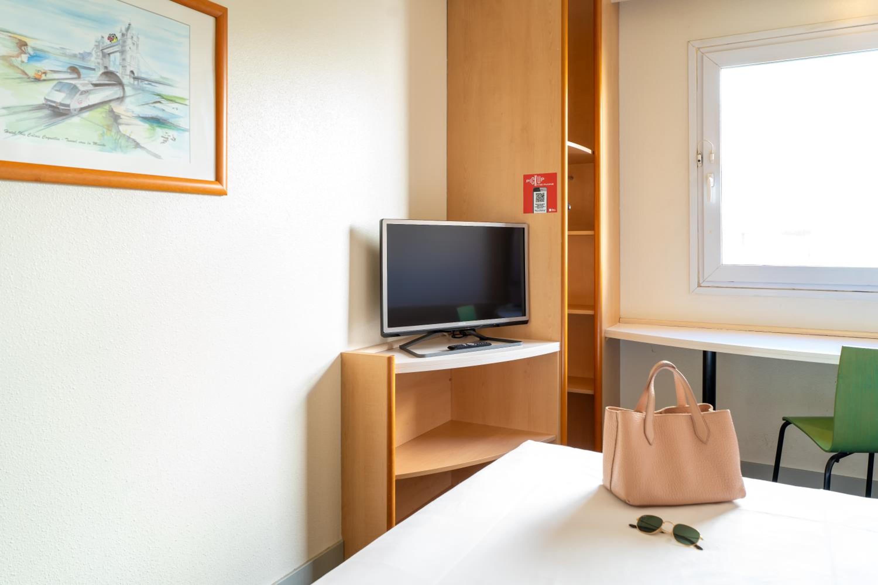 Double Room - Photo 6