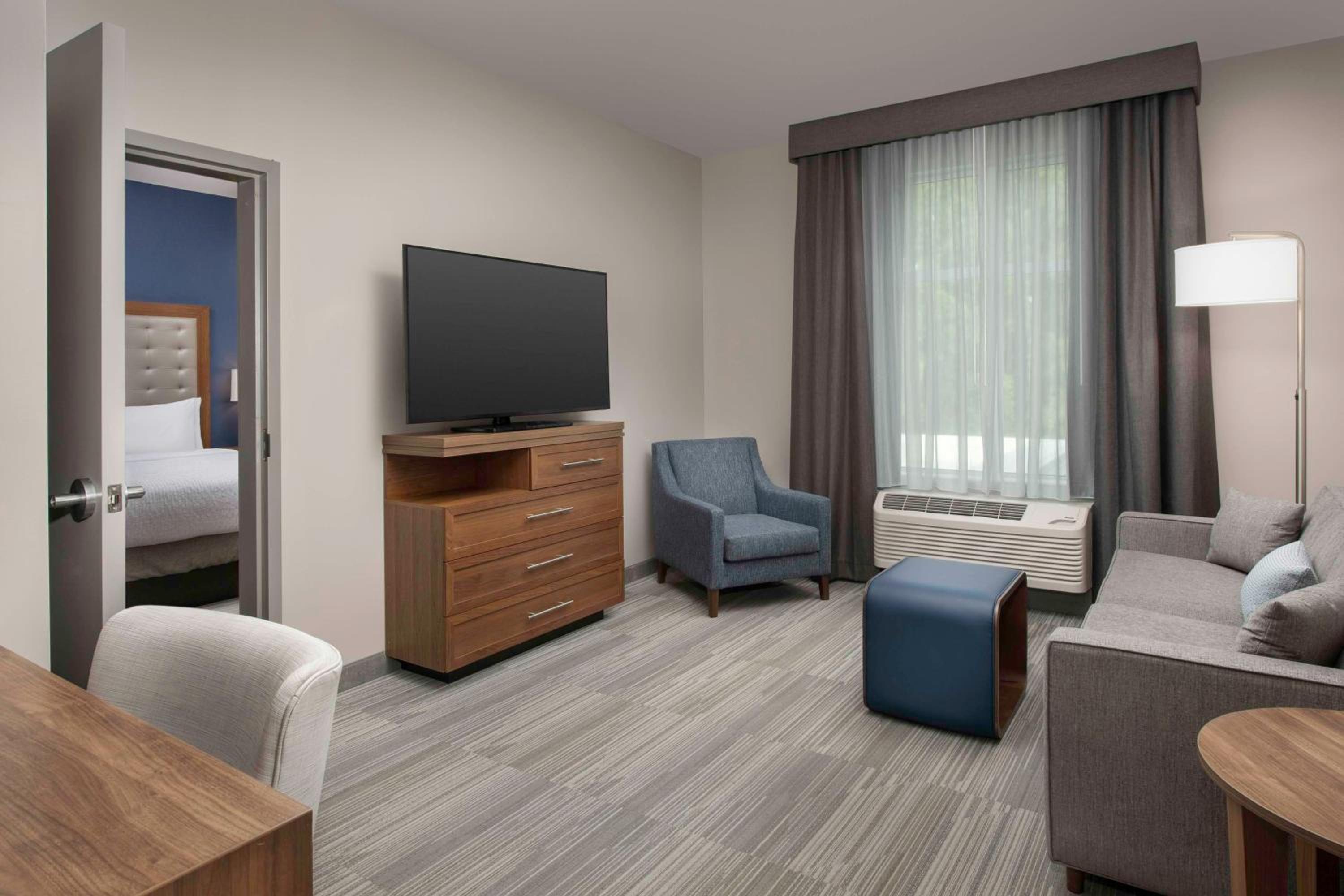 One-Bedroom Queen Suite with Two Queen Beds - Photo 1
