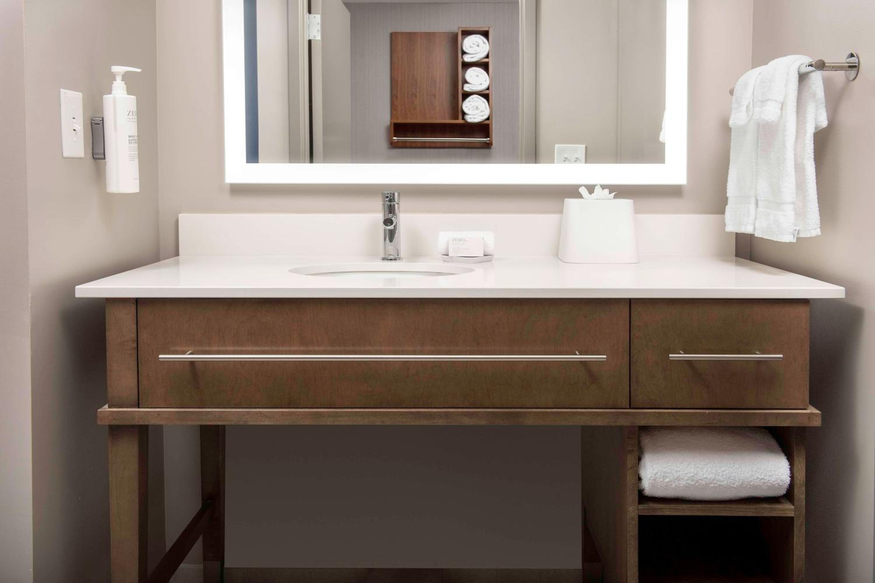 King Studio Suite - Photo 5