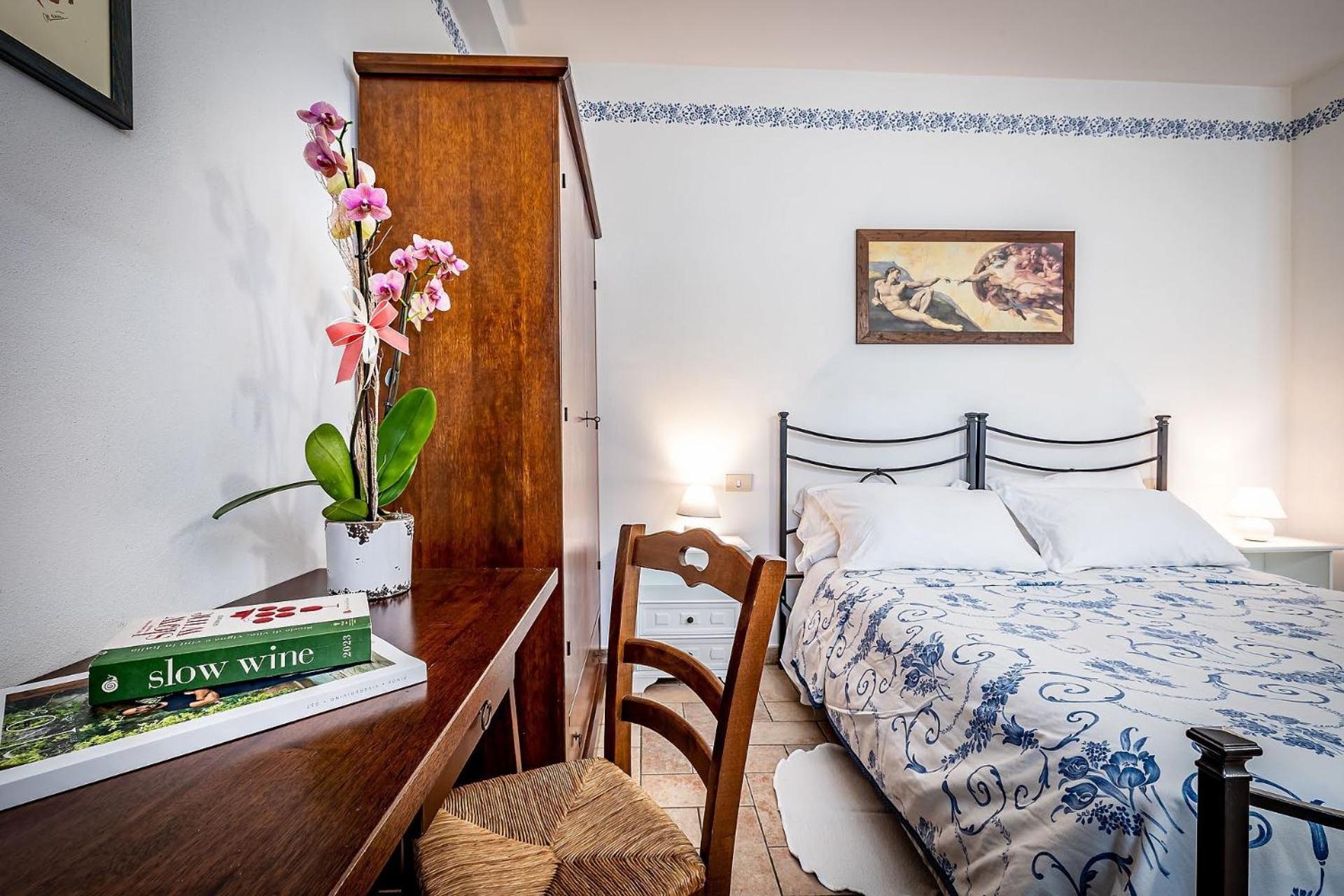 Double Room - Photo 11
