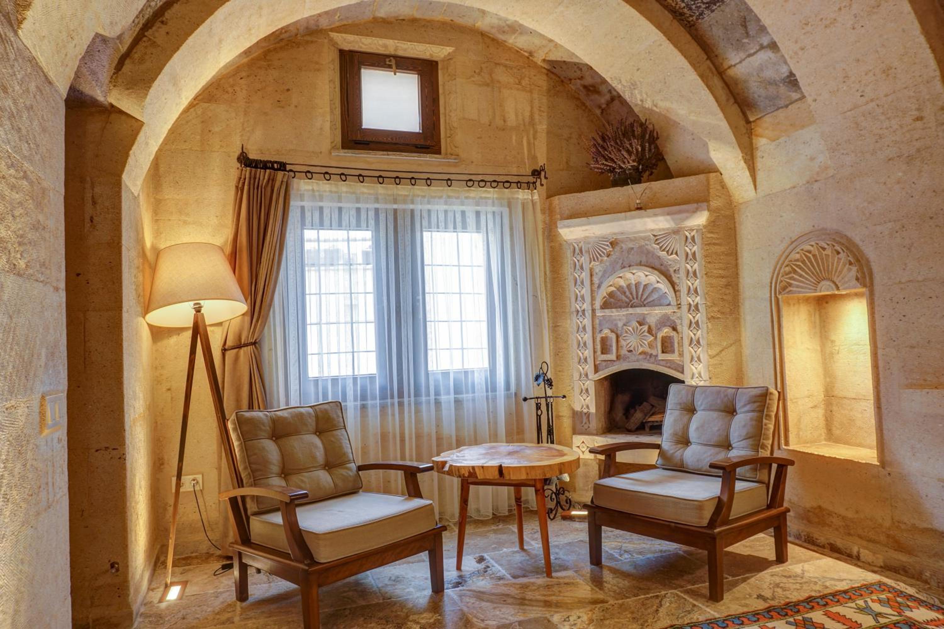 Deluxe Suite - Photo 27