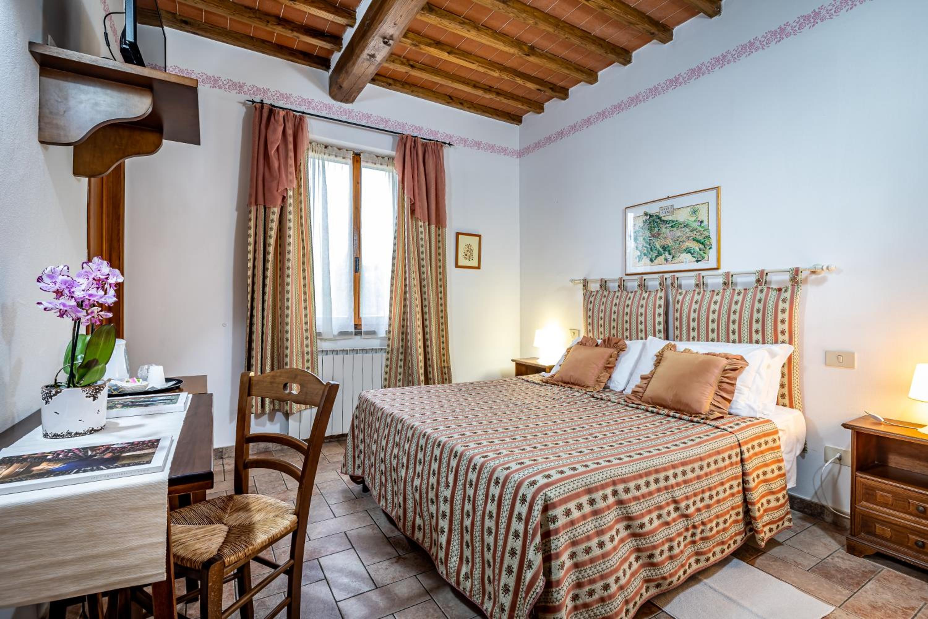 Double Room - Photo 3