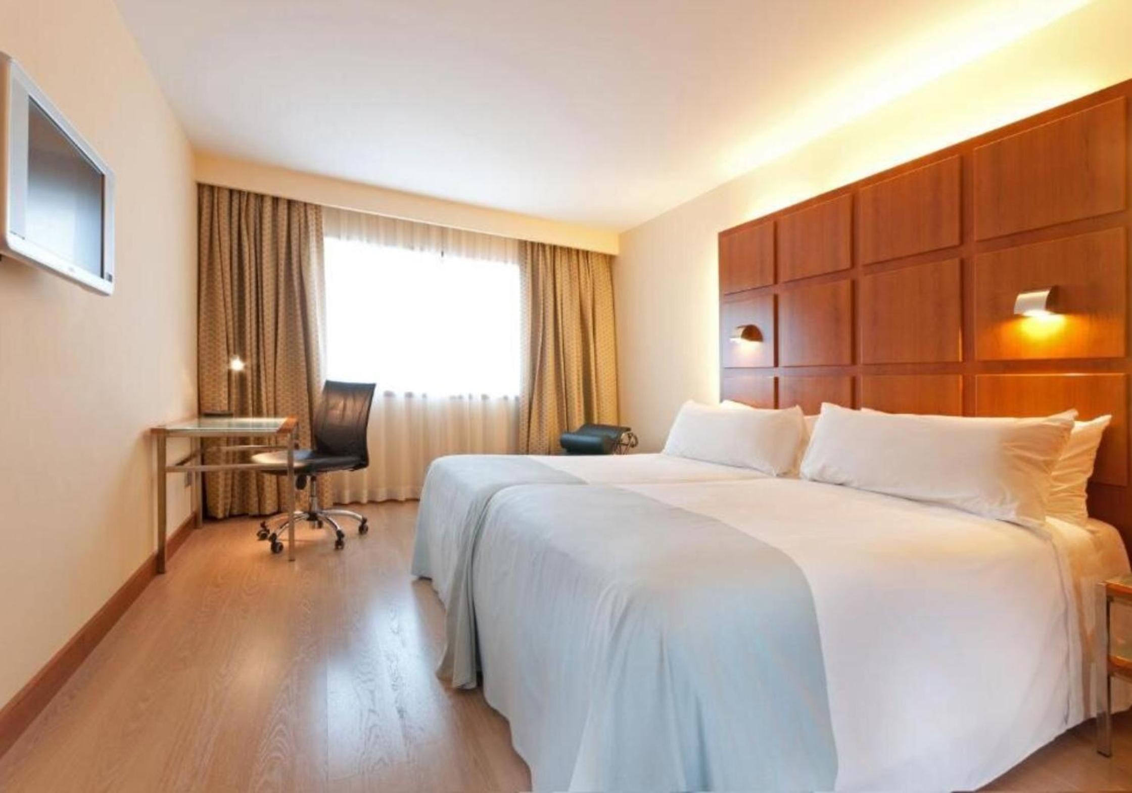 Habitación Doble o Twin Premium con Traslado al Aeropuerto (1 Adulto)