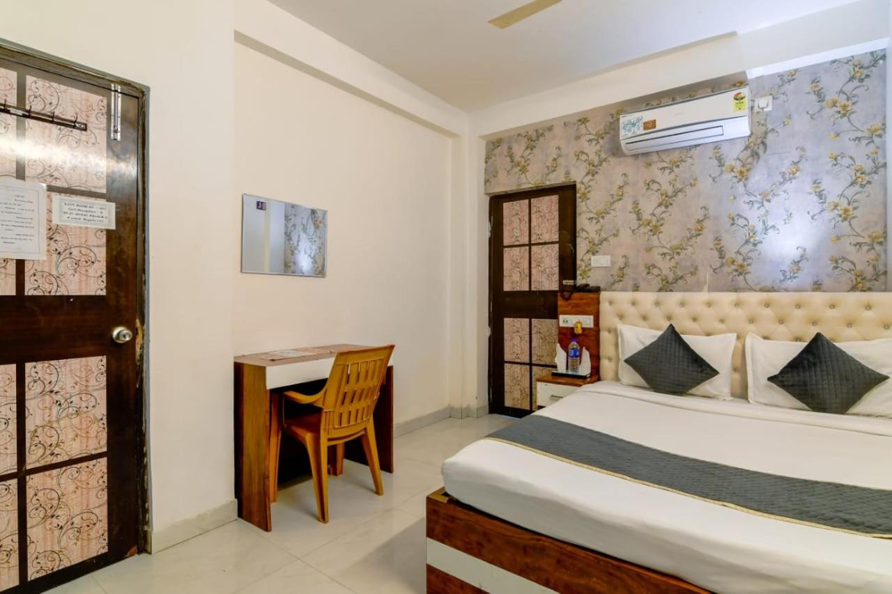 Deluxe Room - Photo 6