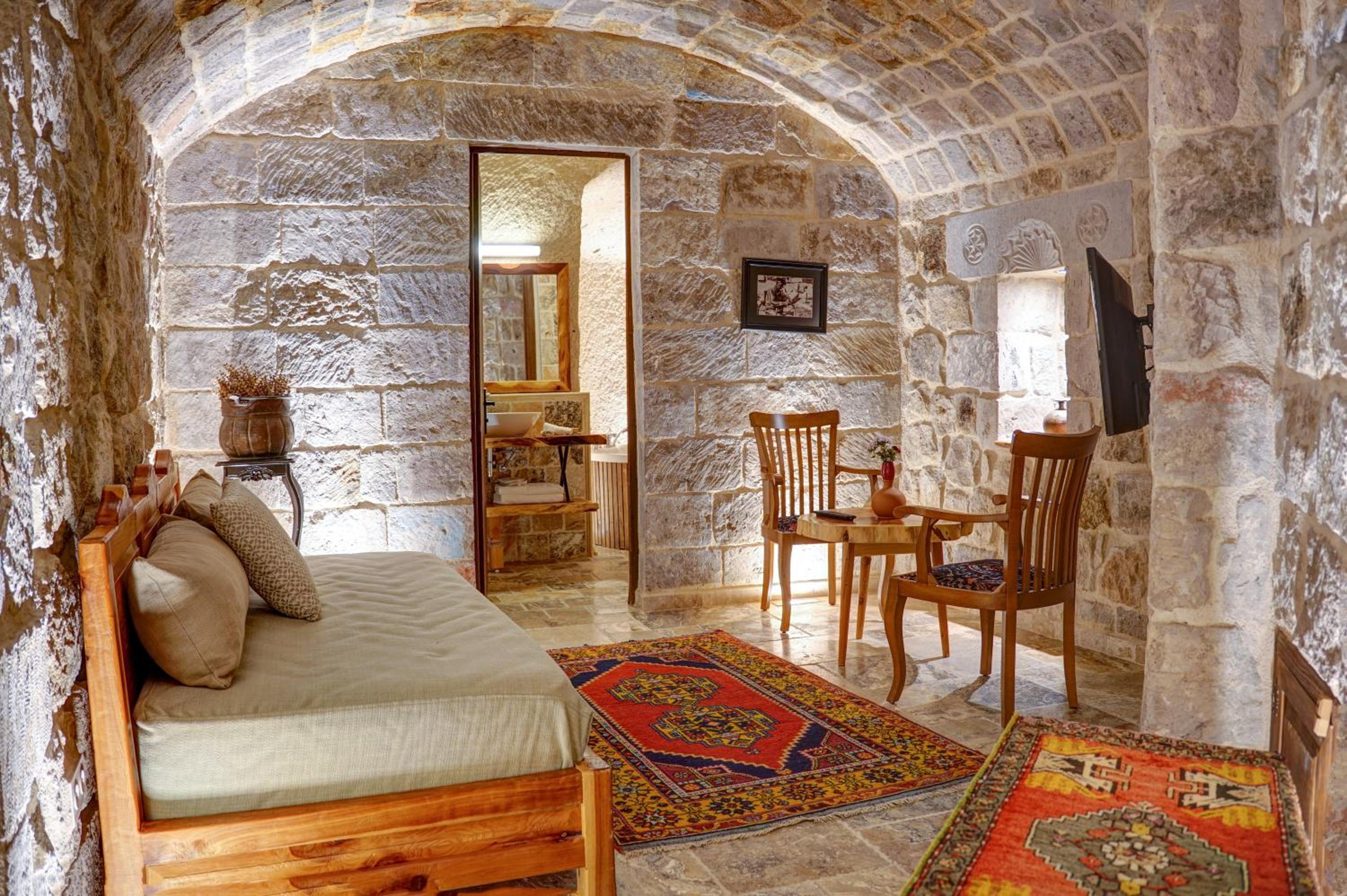 Deluxe Suite - Photo 18