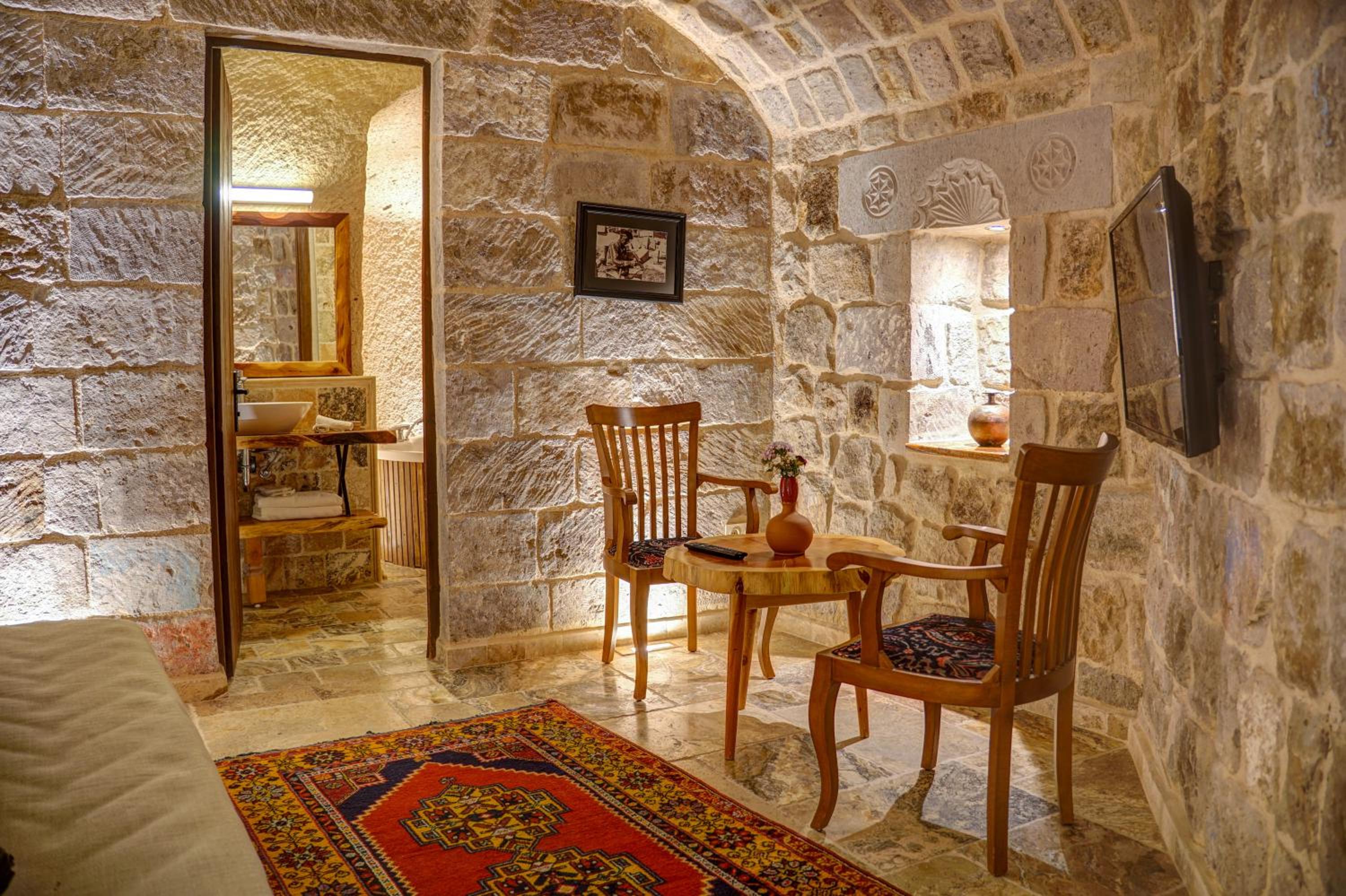 Deluxe Suite - Photo 17
