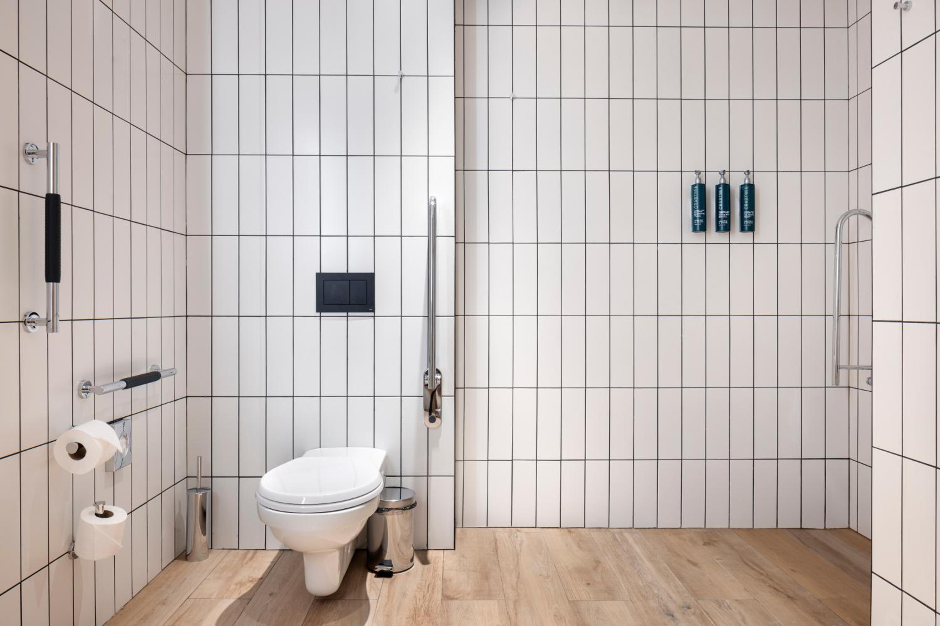 King Room - Mobility Accessible  - Photo 4