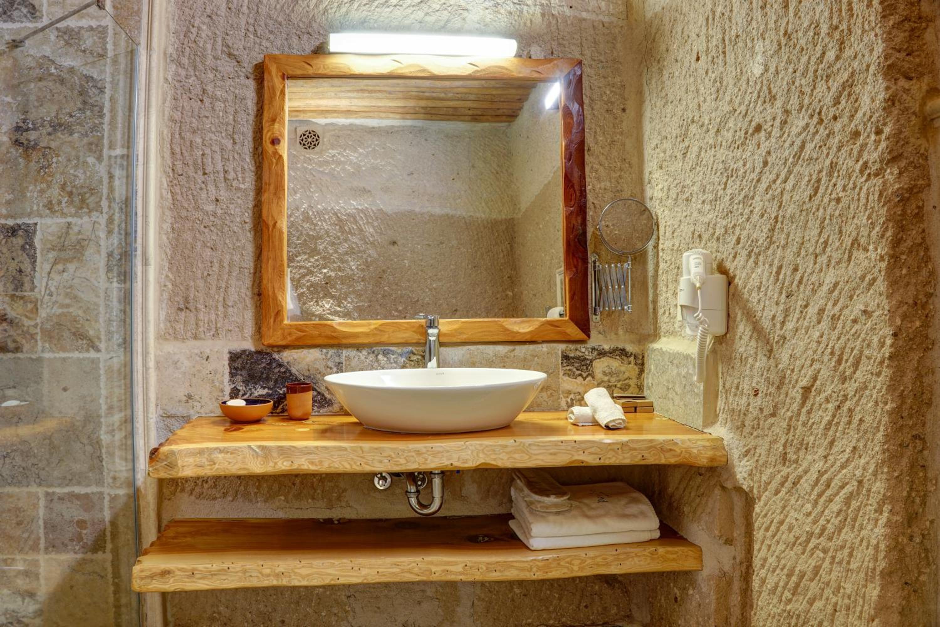 Deluxe Suite - Photo 3