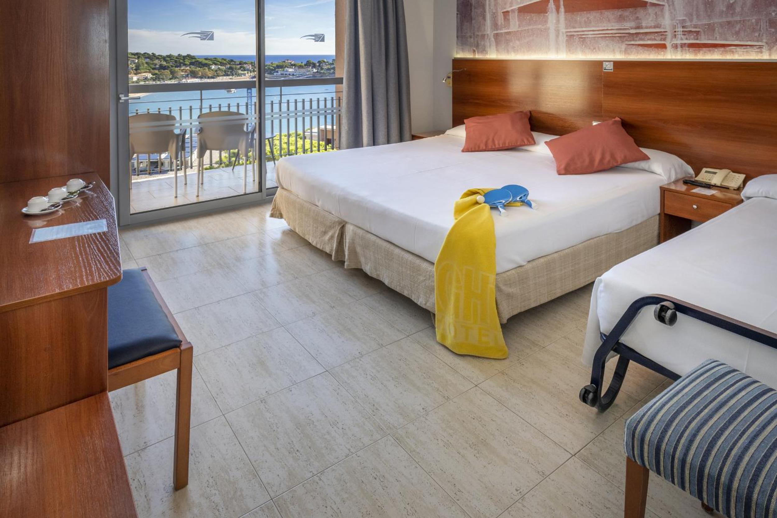 Habitación Doble o con Dos Camas con Vista al Mar y Balcón