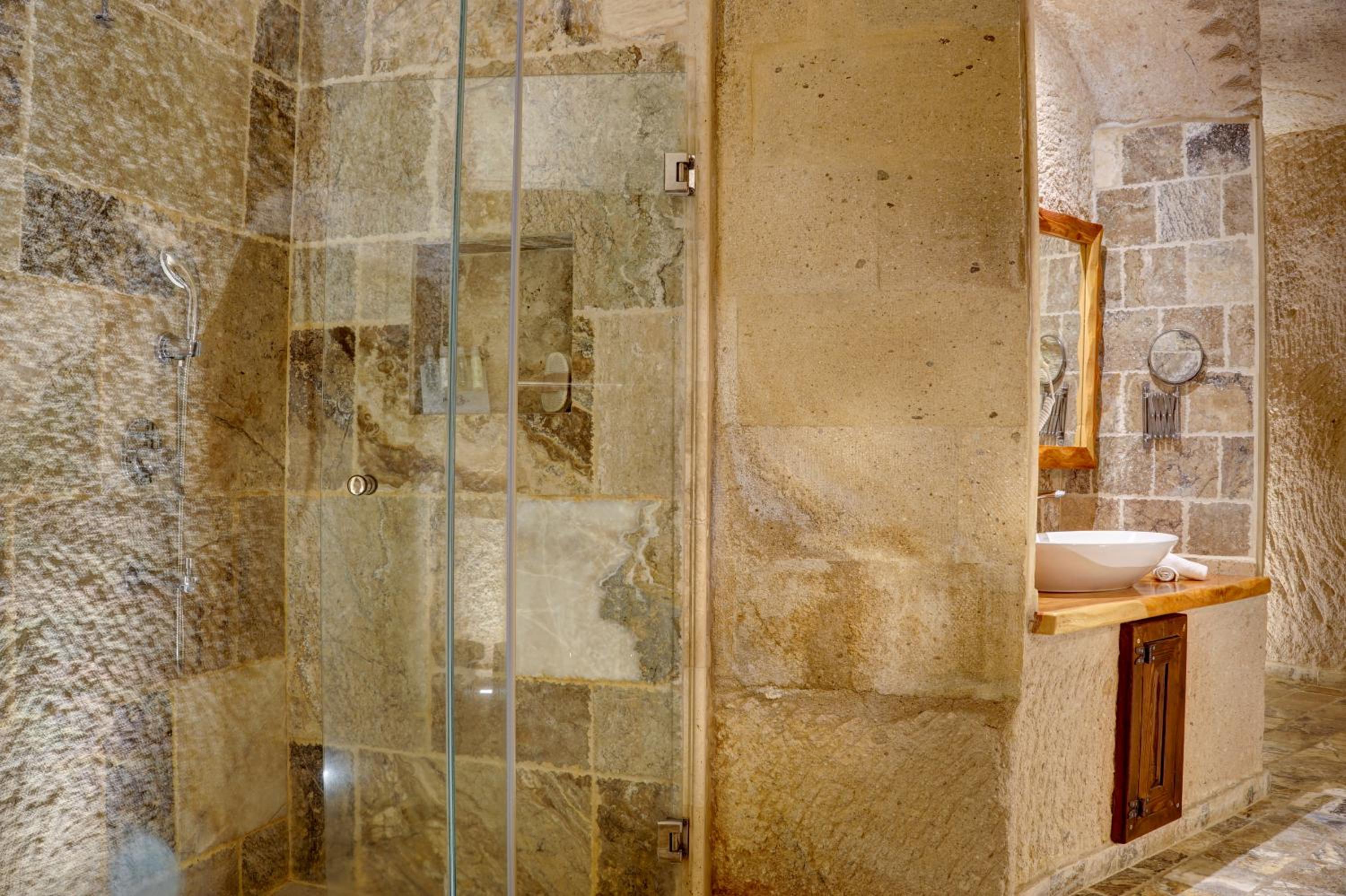 Superior Cave Suite  - Photo 3