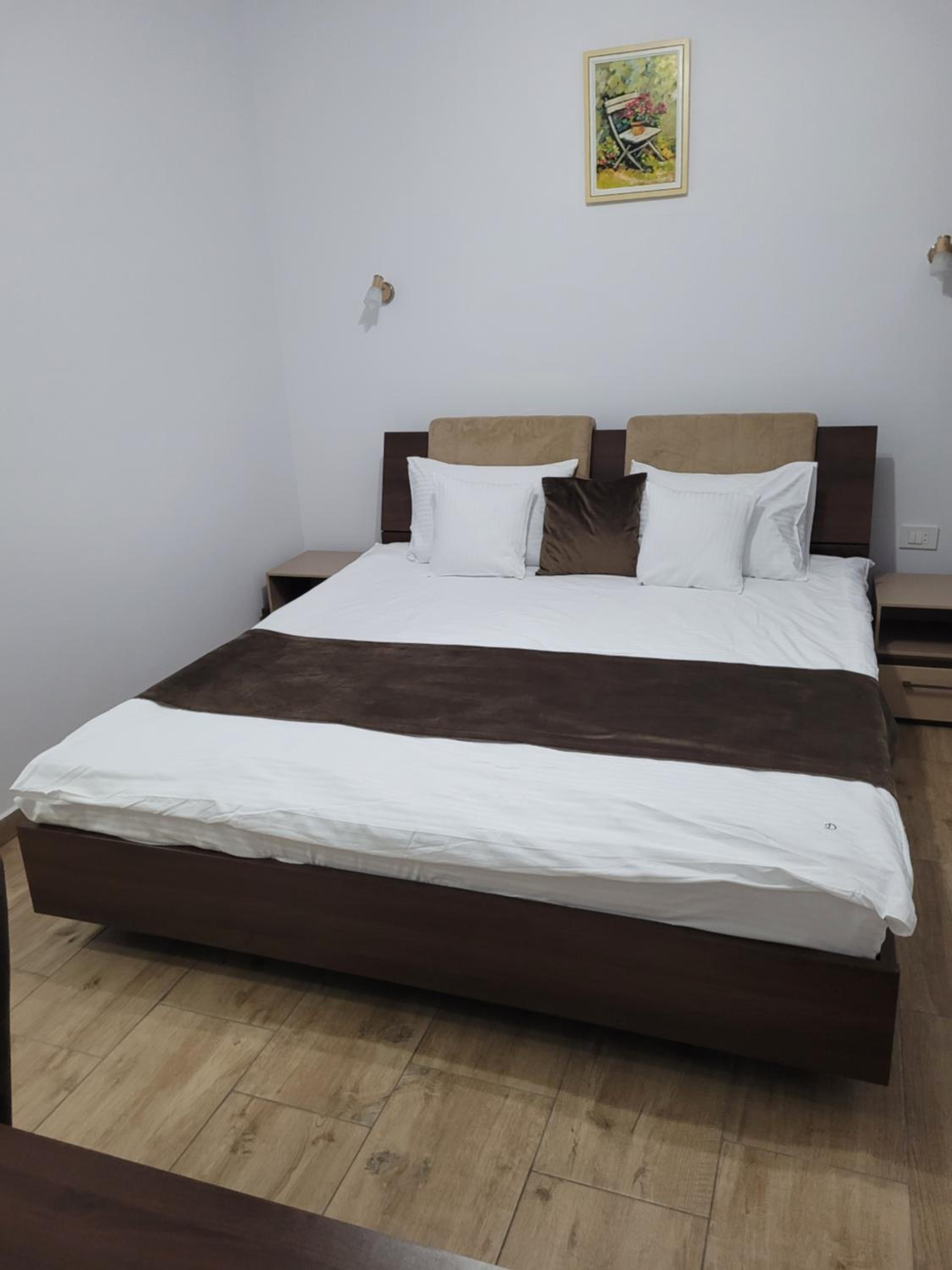 Deluxe Room (2 Adults + 1 Child)