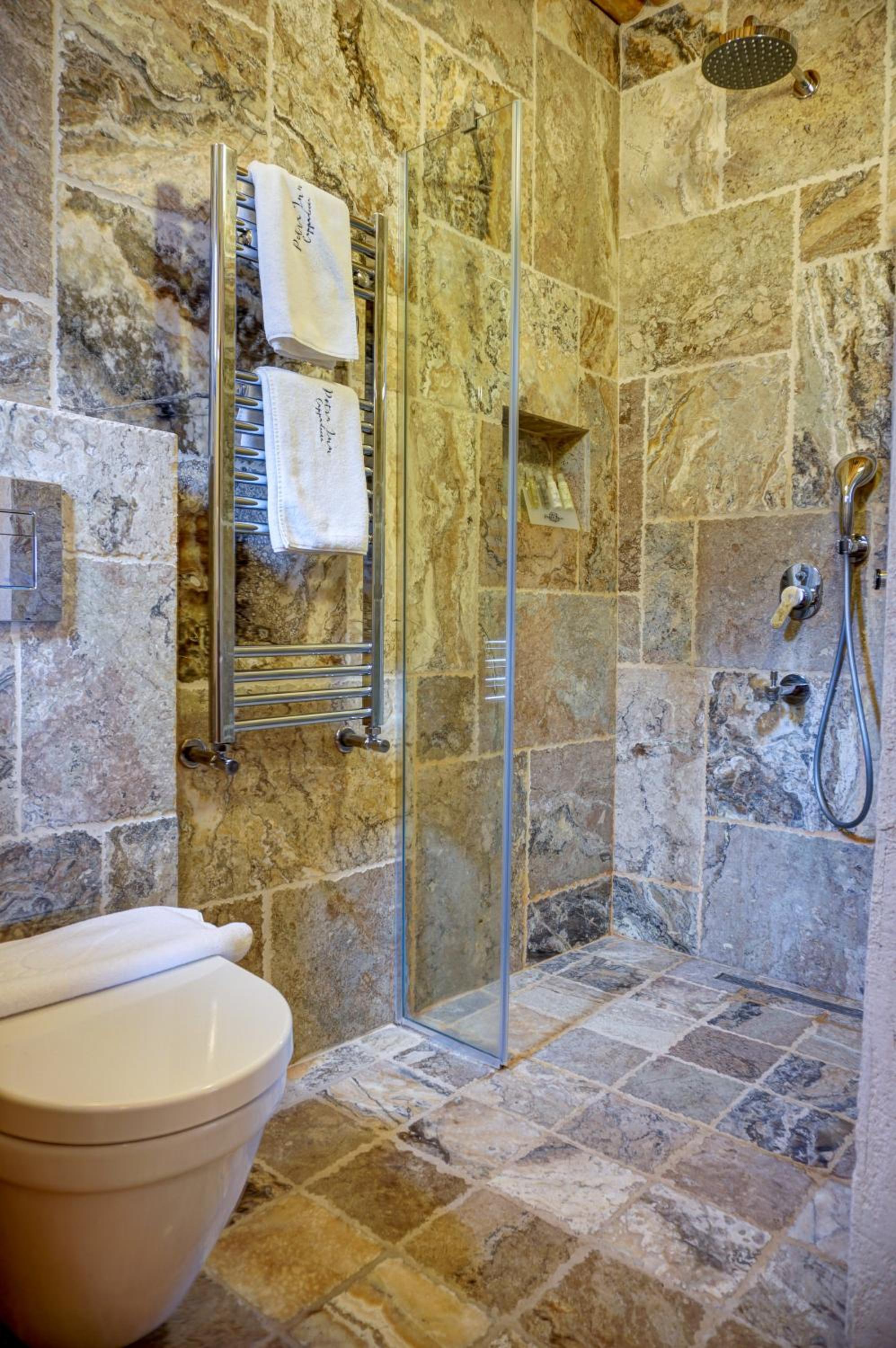 Premium Suite - Photo 3