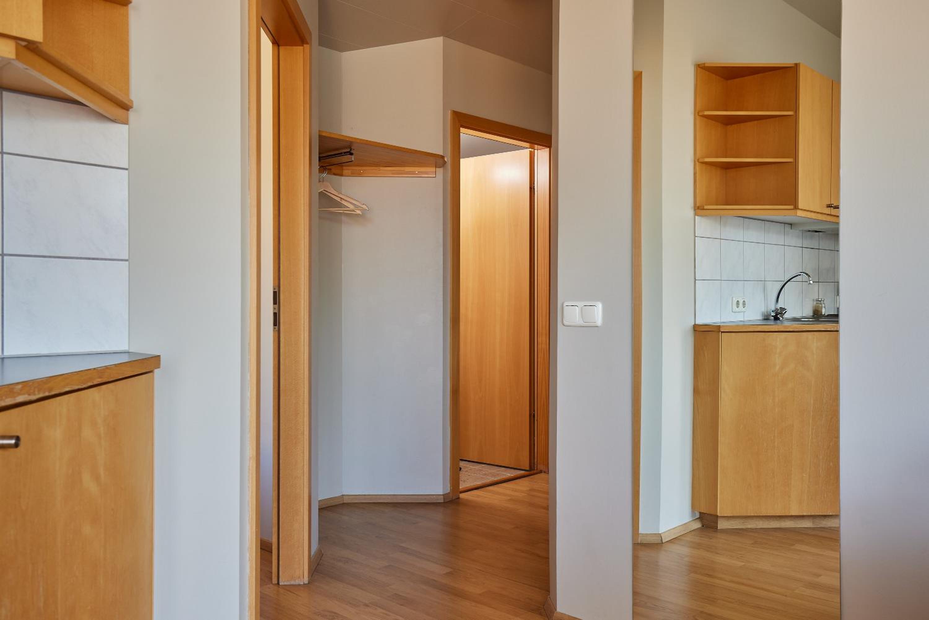 One-Bedroom Apartment - Photo 8
