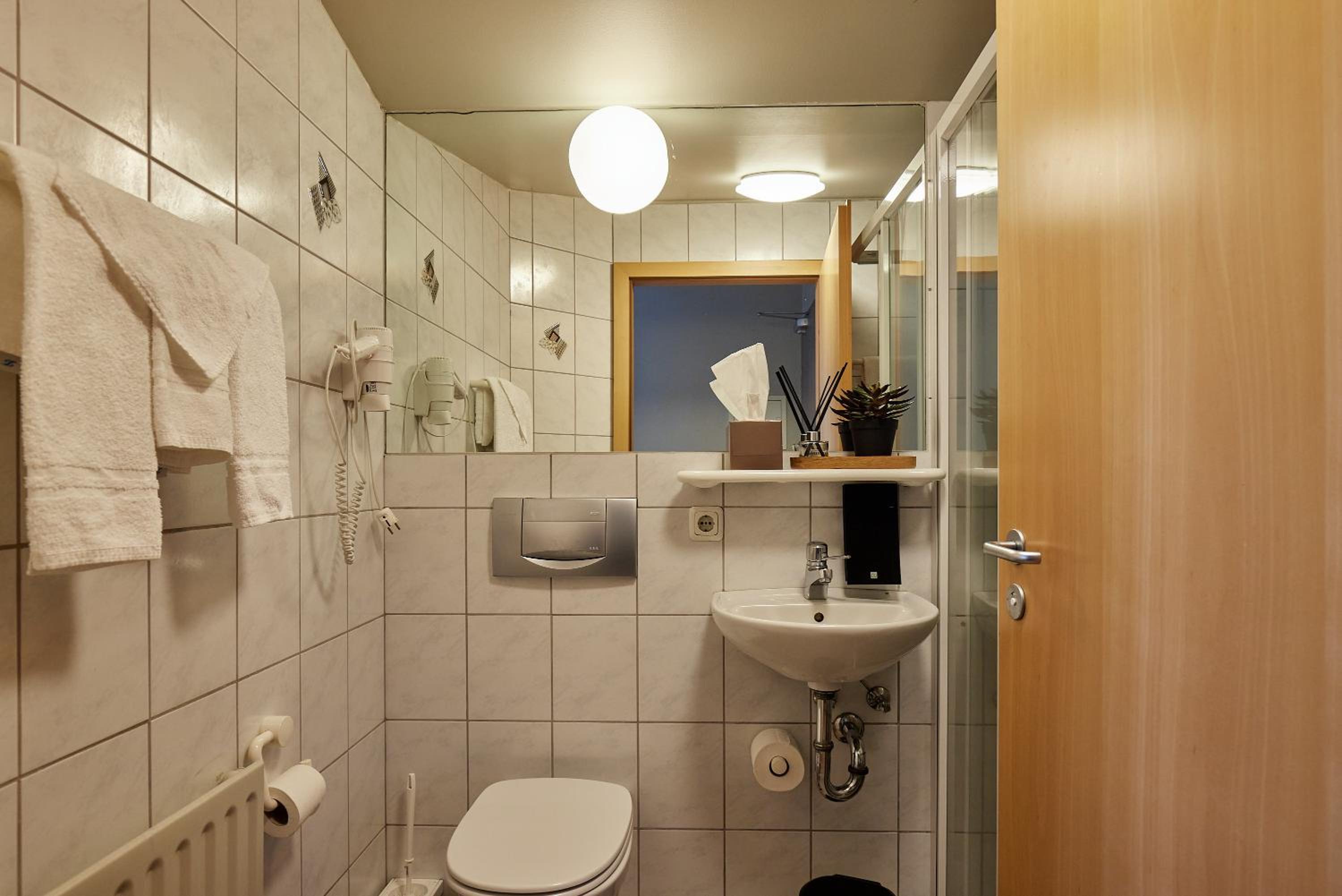 One-Bedroom Apartment - Photo 17