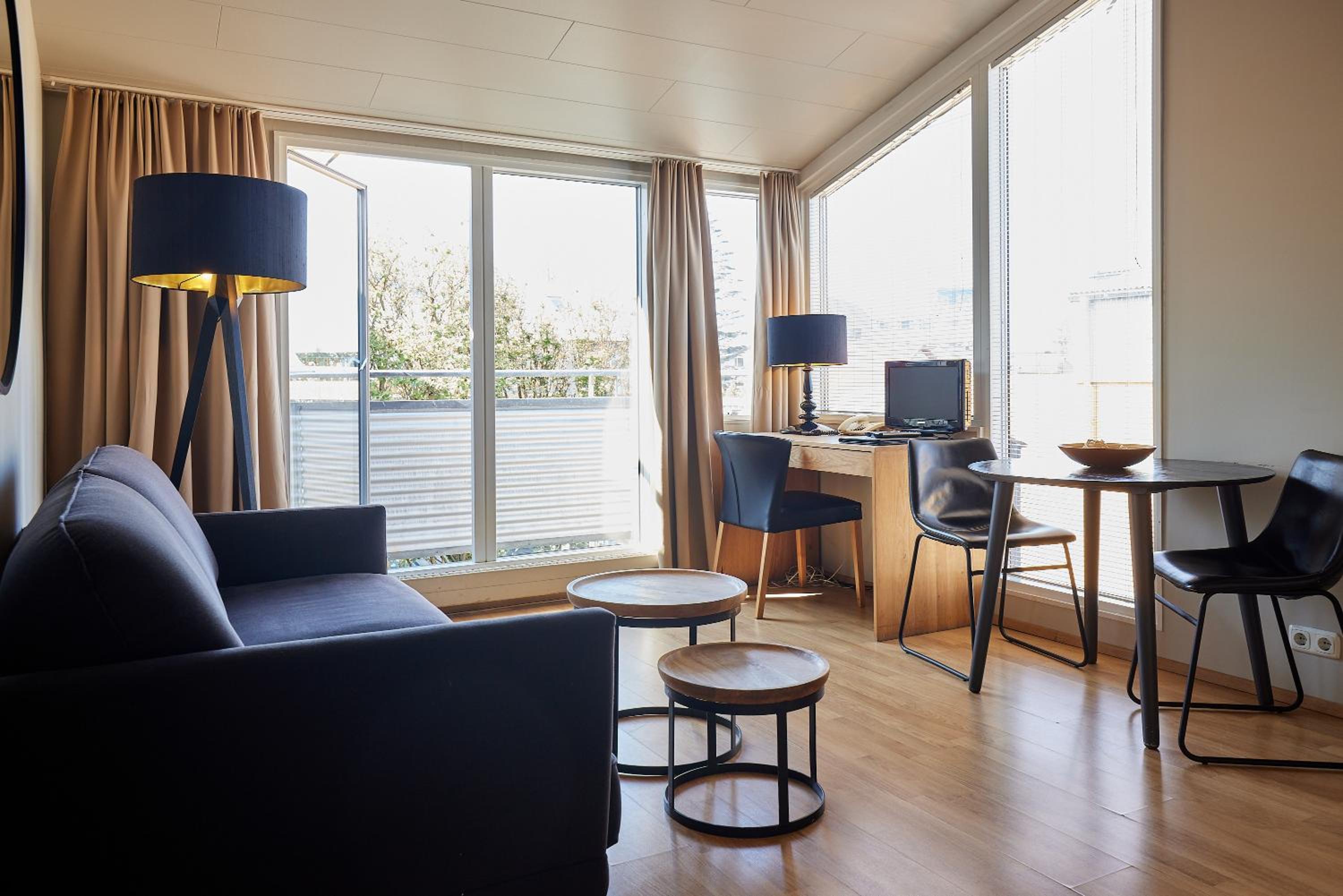 One-Bedroom Apartment - Photo 11