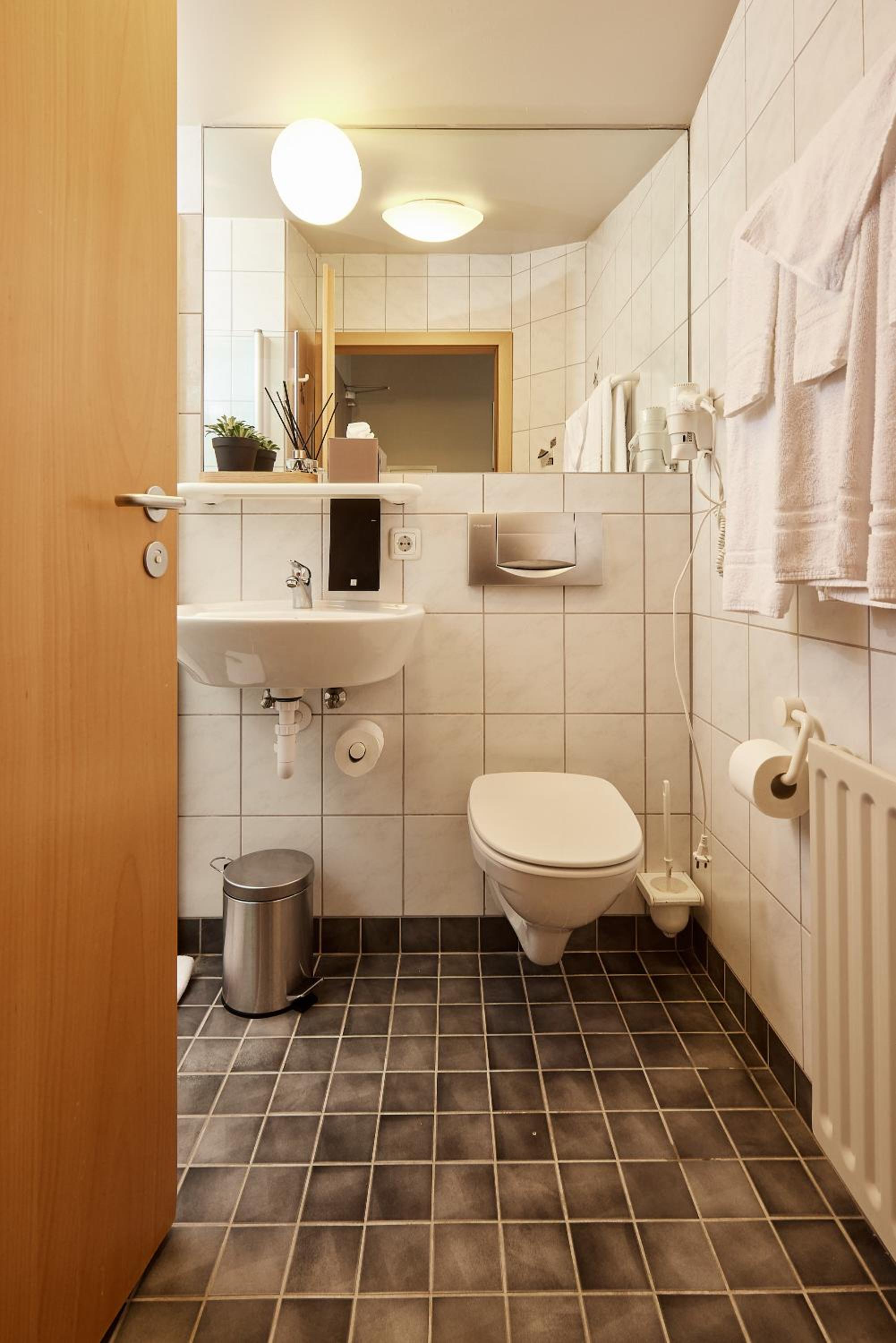 One-Bedroom Apartment - Photo 16