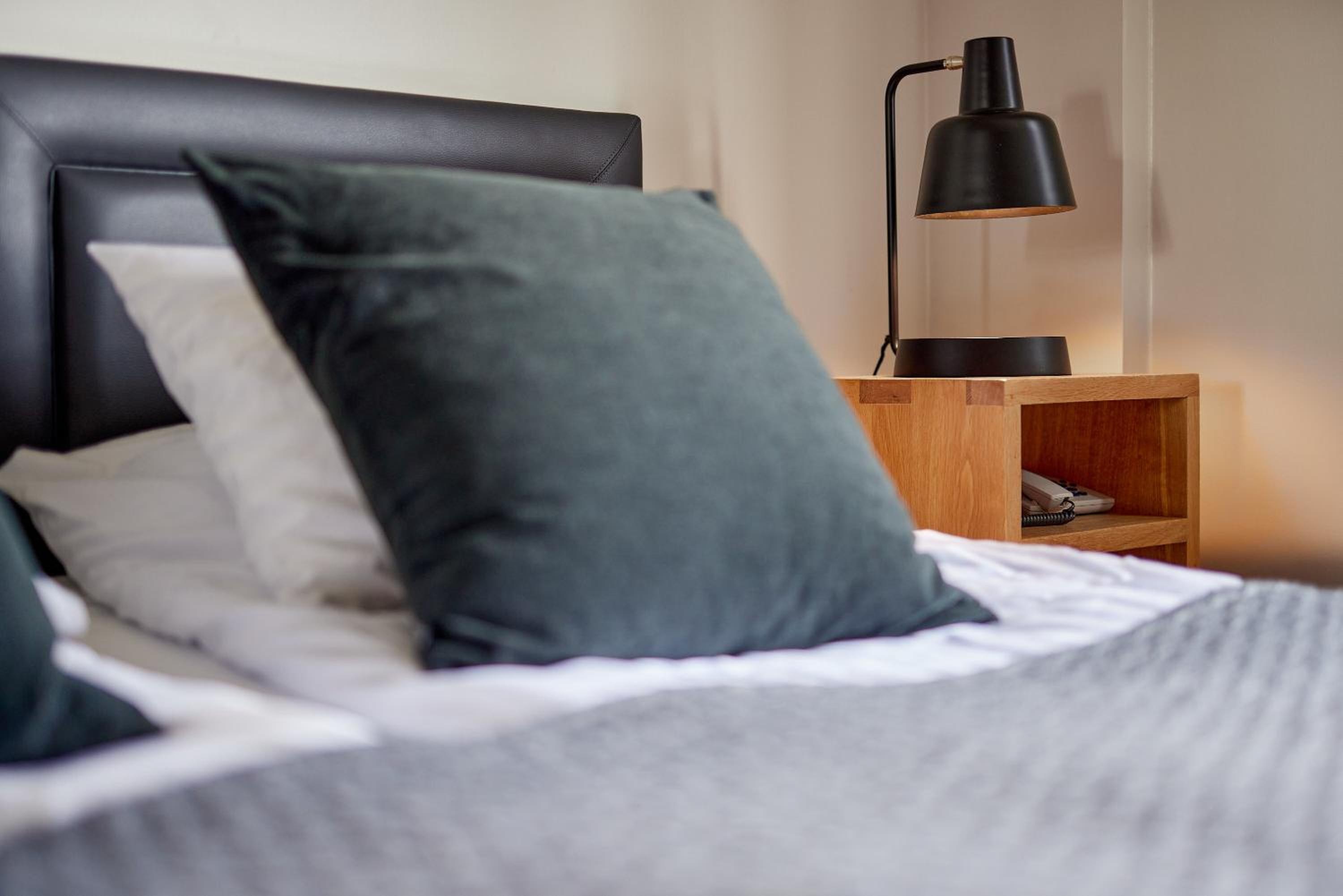 Standard Double or Twin Room - Photo 8