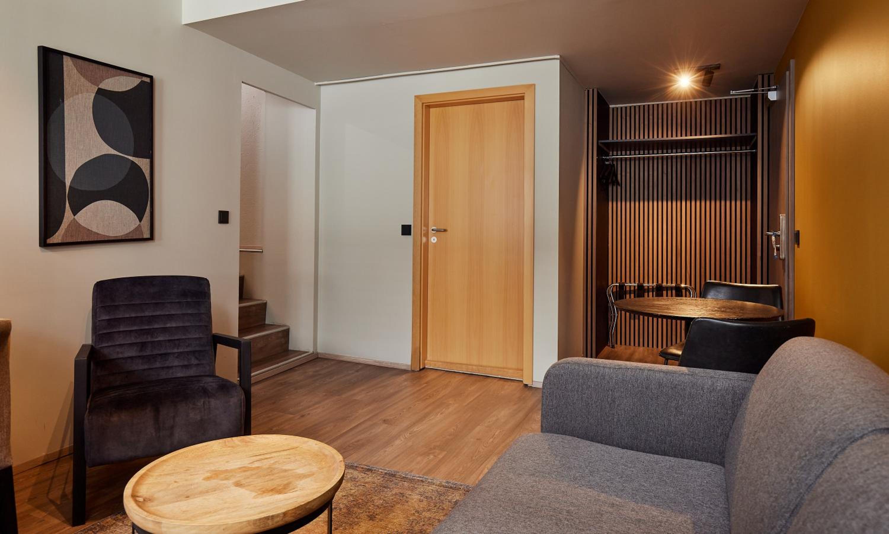 Family Room - Photo 6