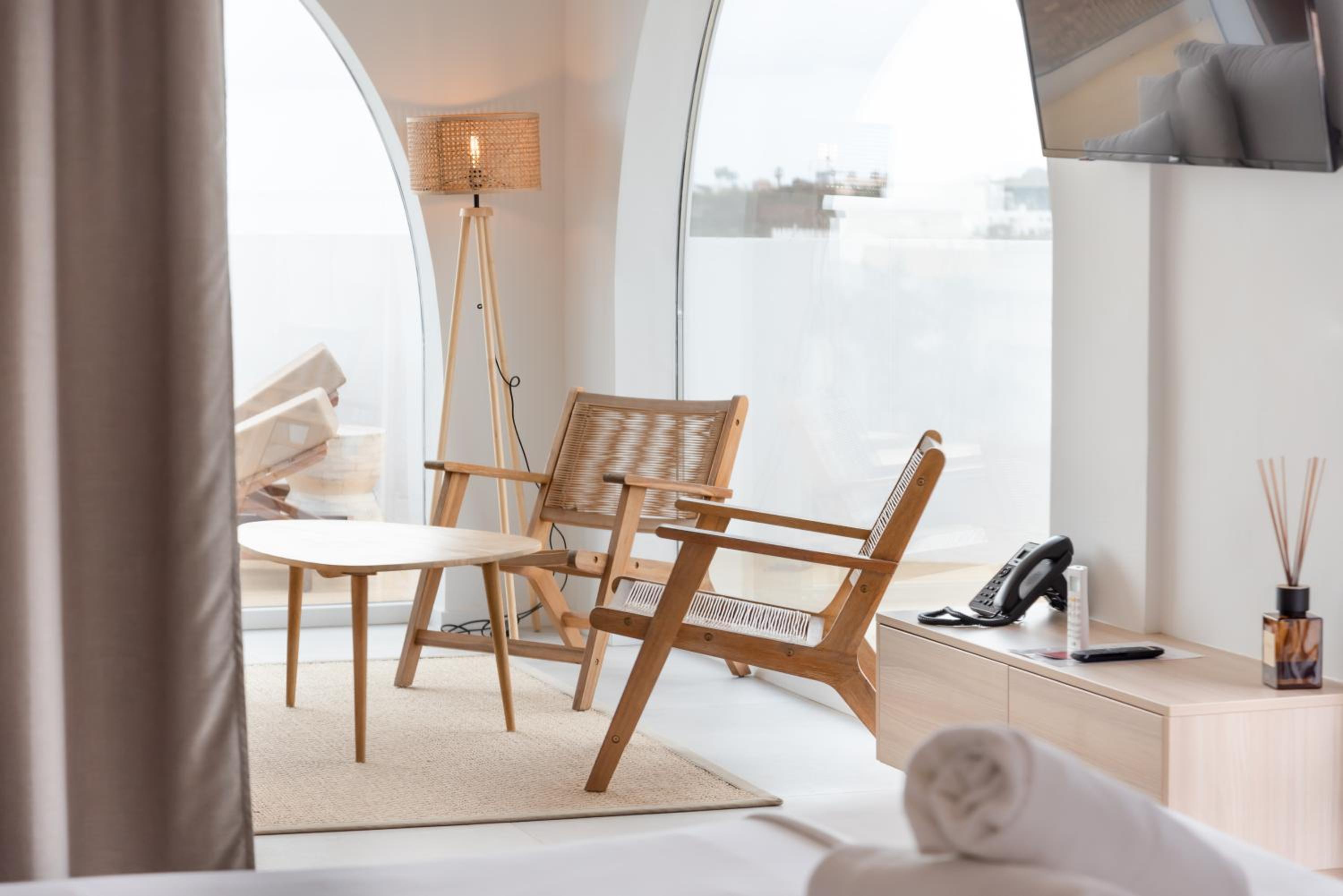 Penthouse Suite with harbor view thumbnail 5