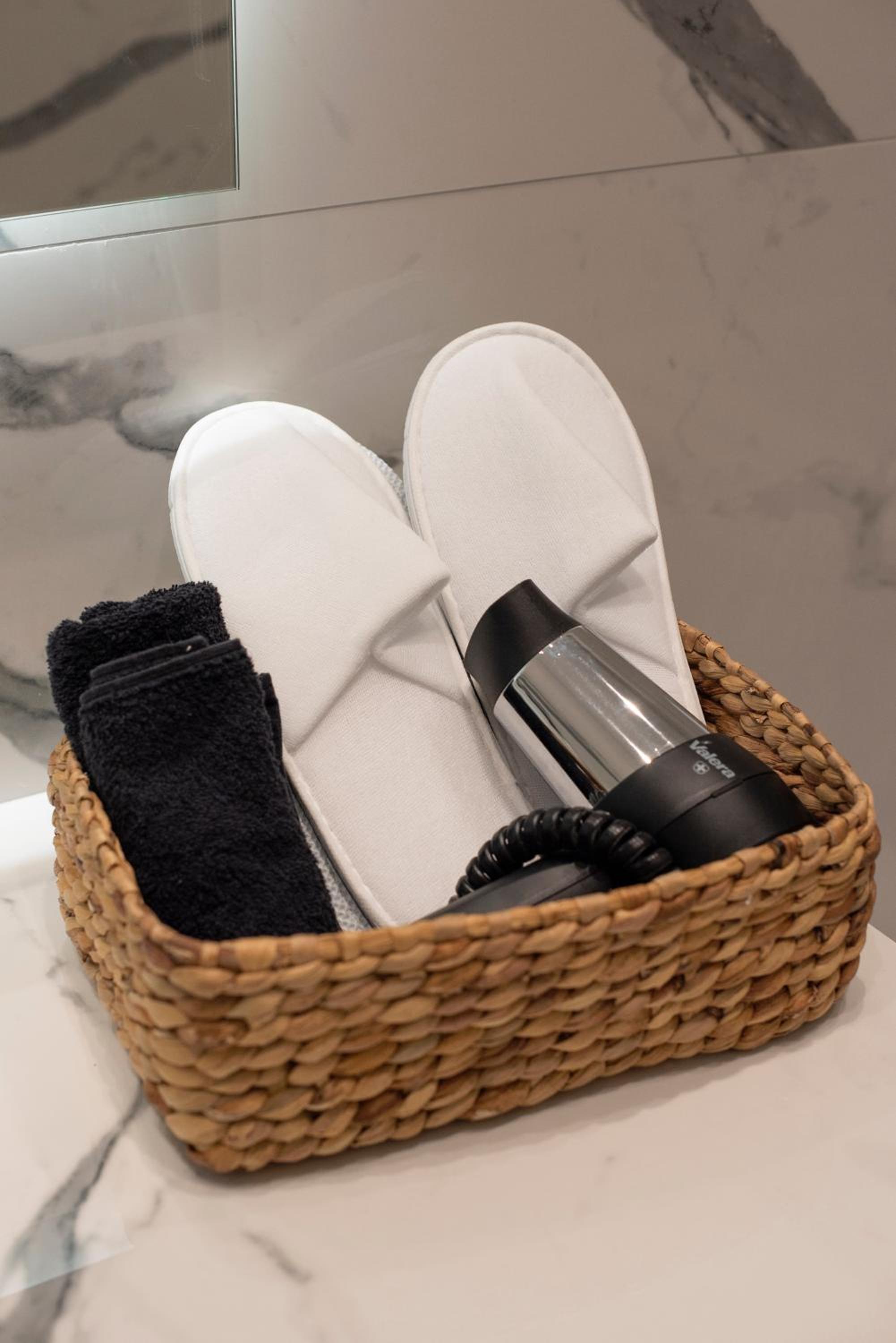 Deluxe Suite with Spa Bath photo 3