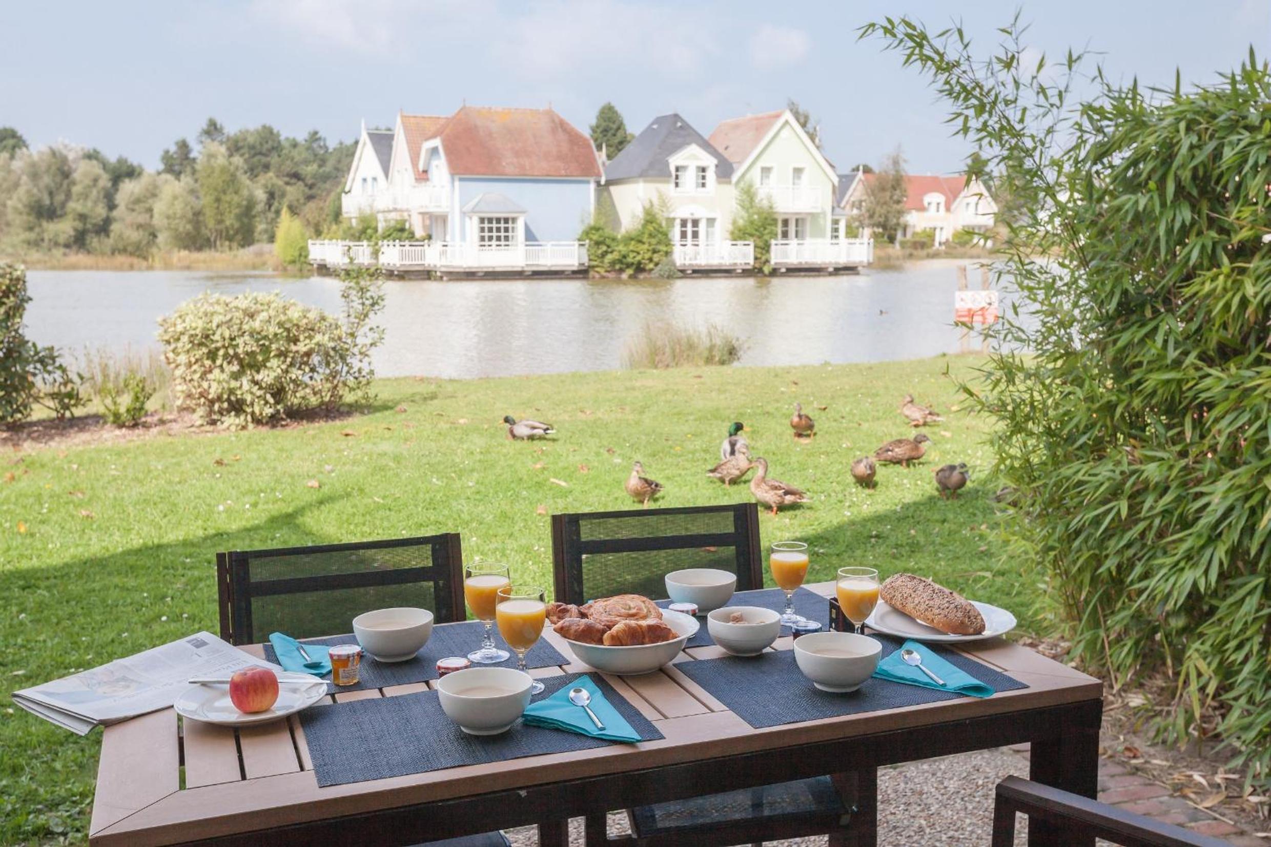Two-Bedroom House with Terrace (6 People) - Lake View photo 2