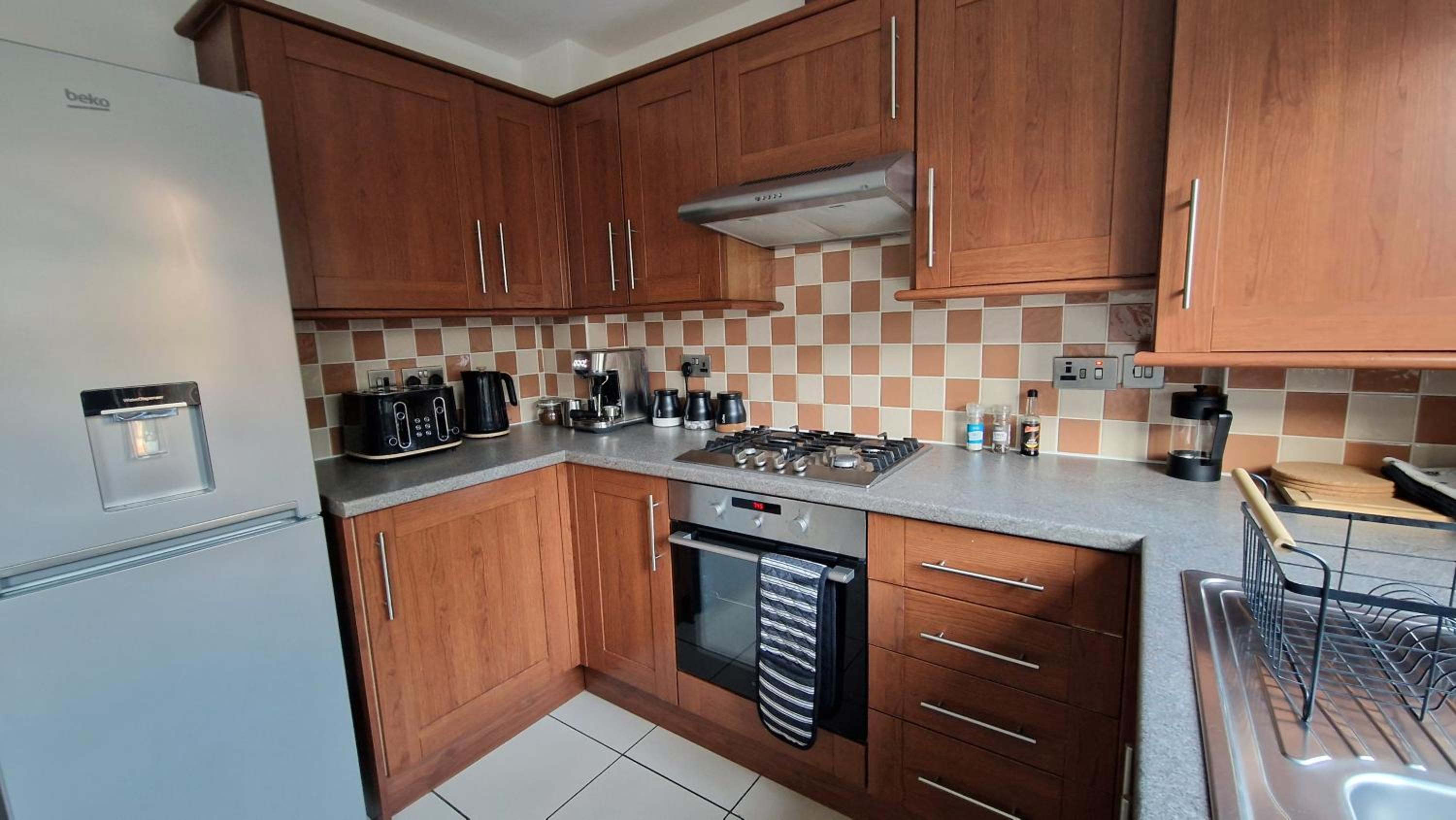 Three-Bedroom House photo 2