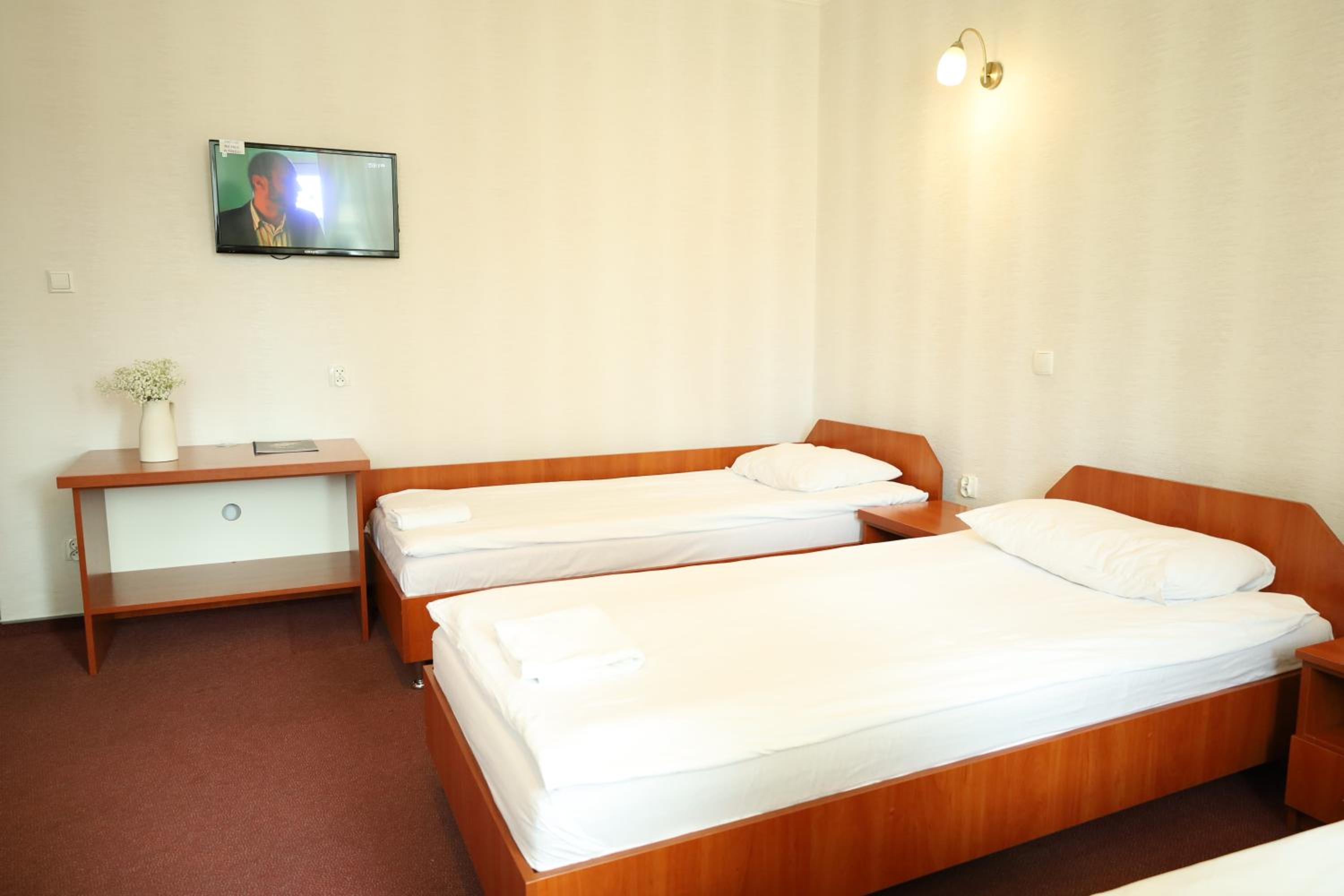 Economy Quadruple Room - Photo 1