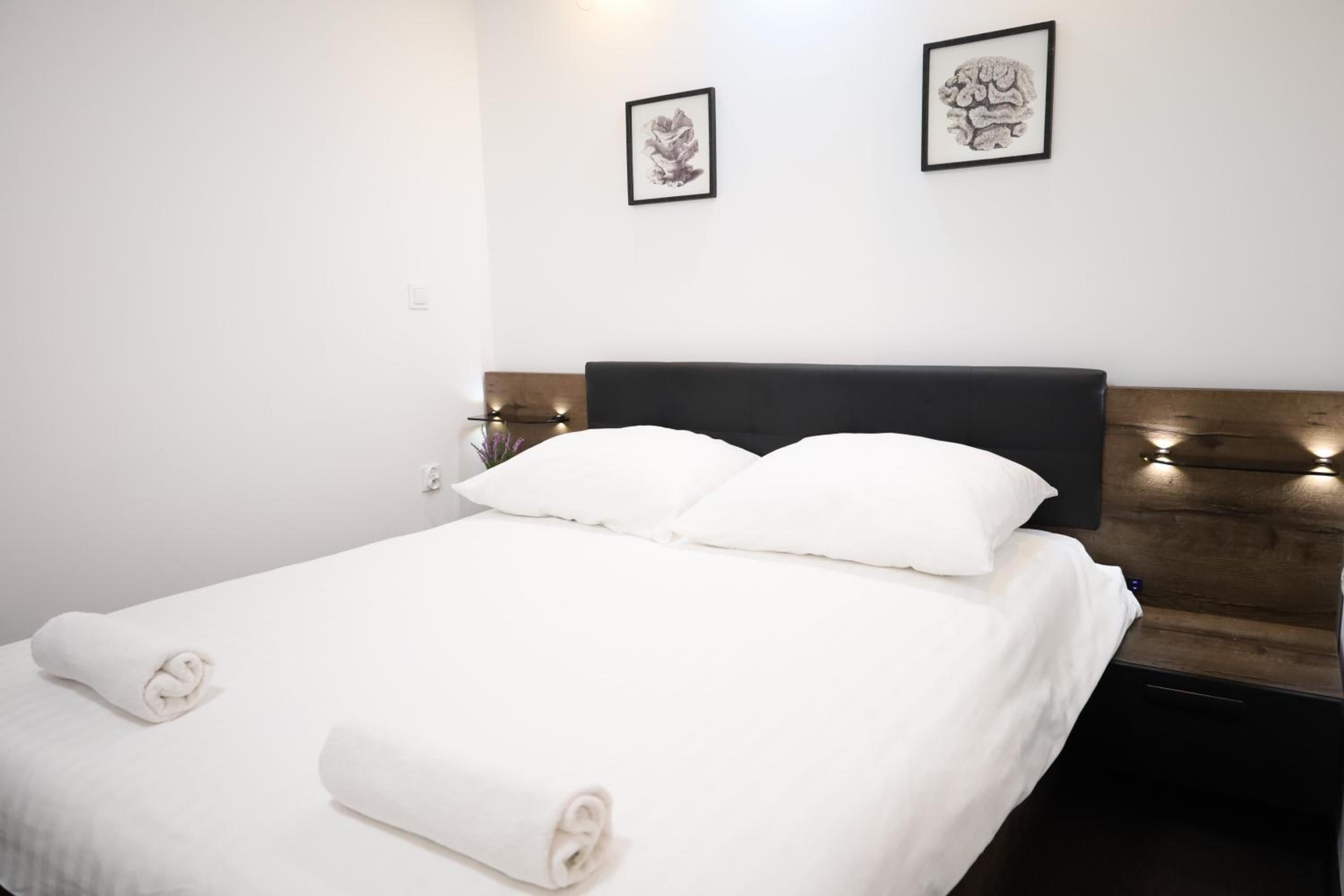Standard King Room - Photo 1