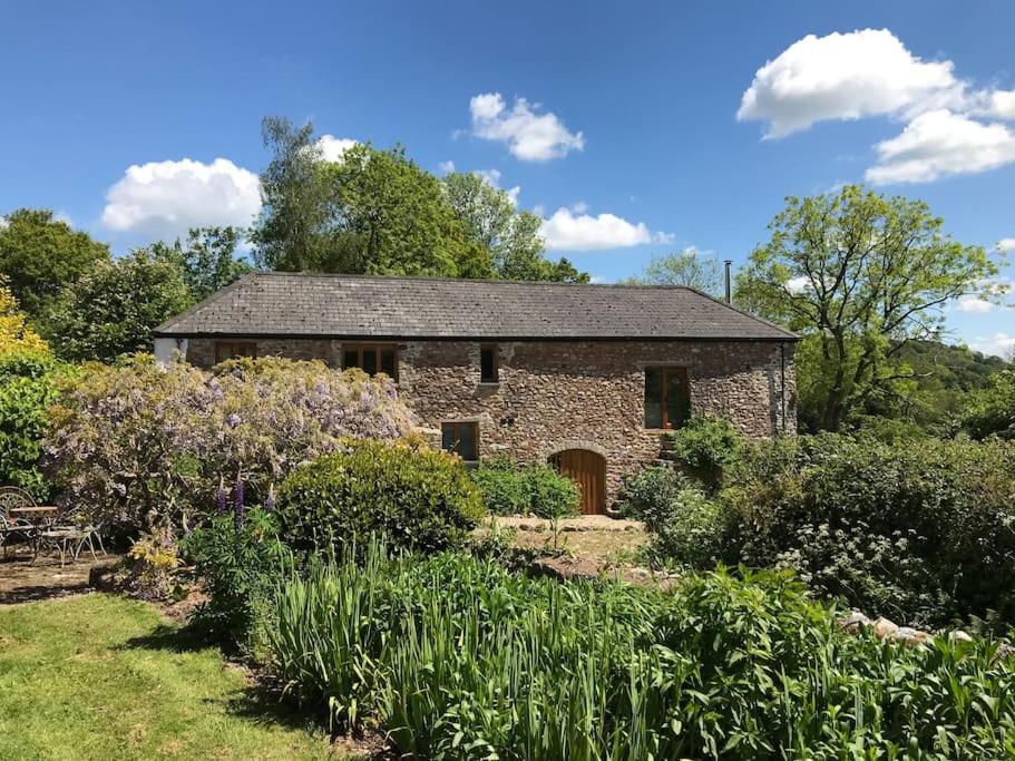 Four-Bedroom House photo 2
