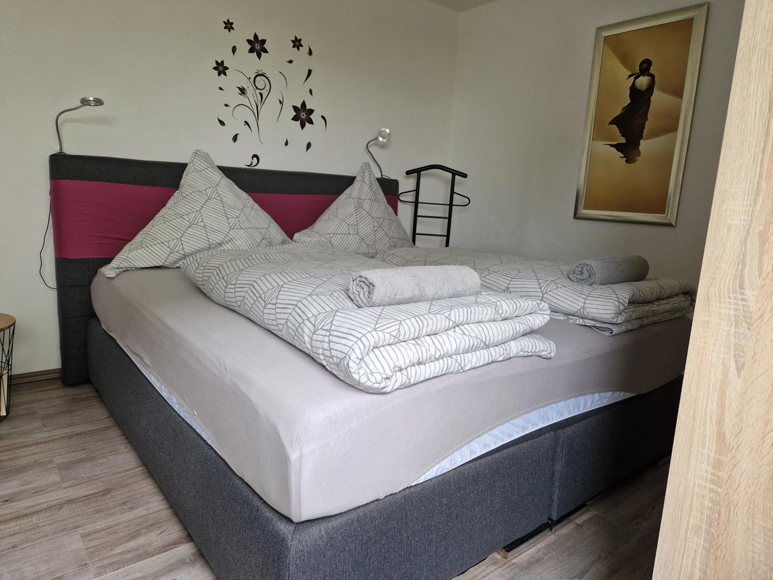 One-Bedroom Apartment - Photo 13