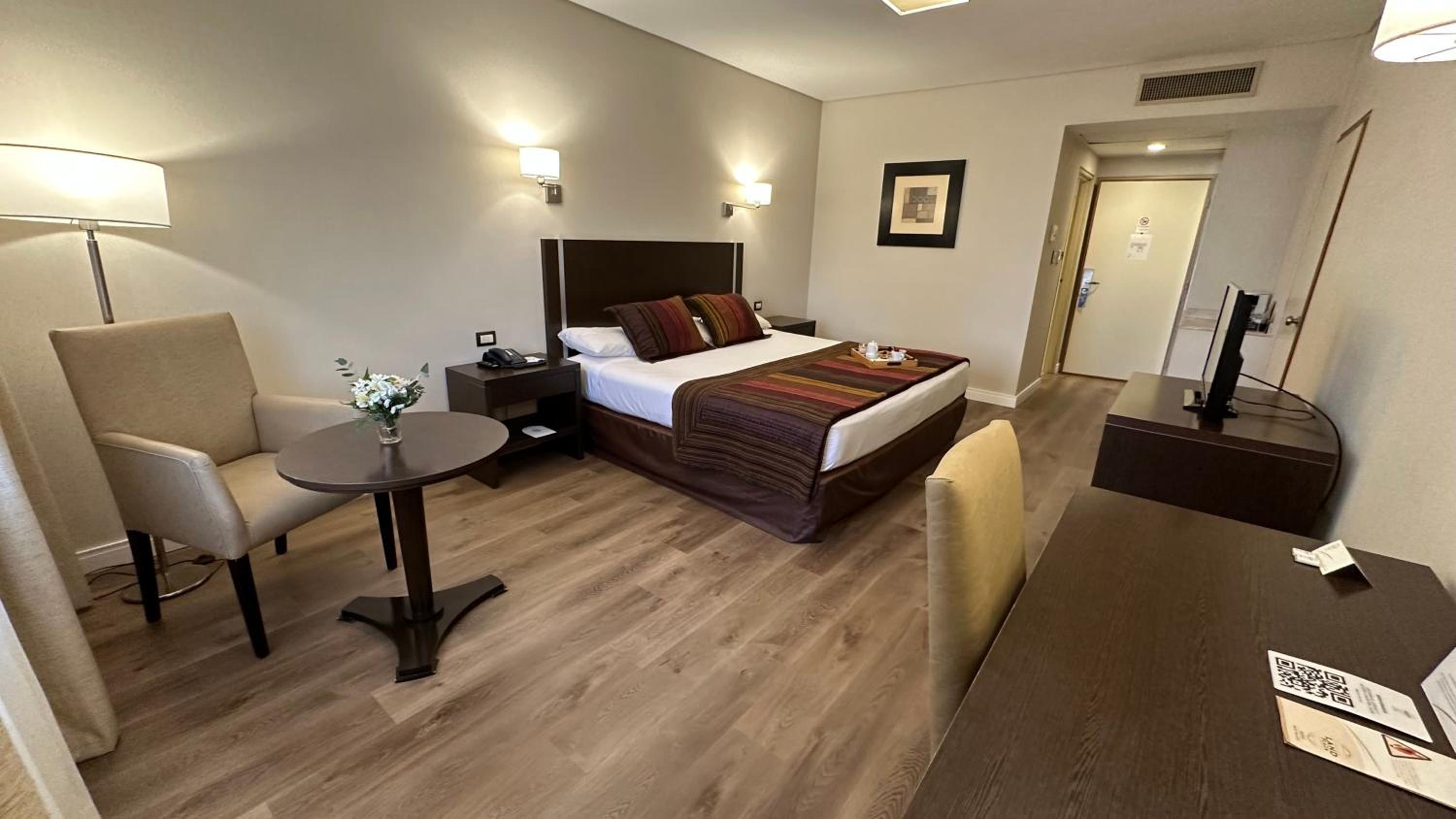 Superior King Room photo 1