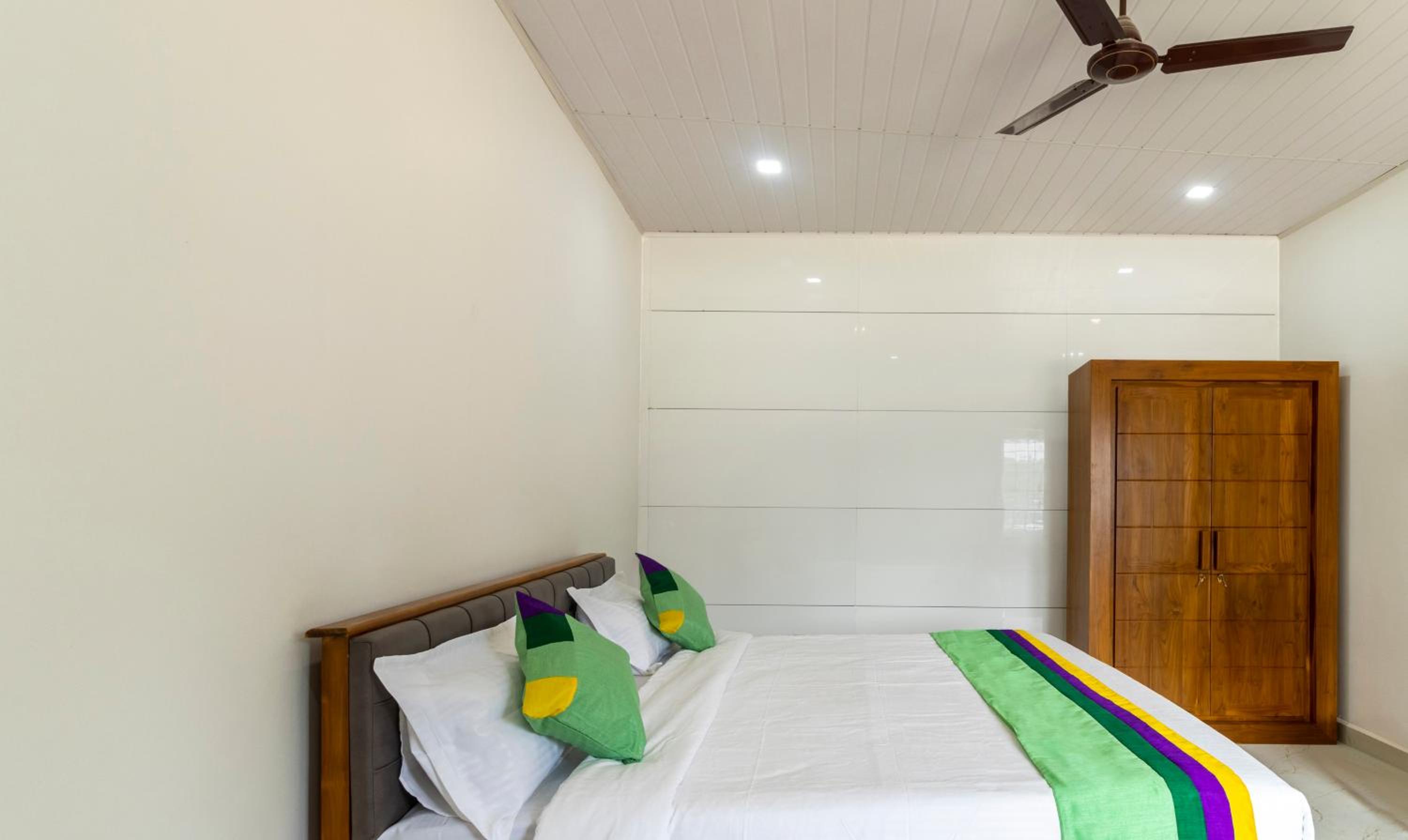 Standard Room photo 2