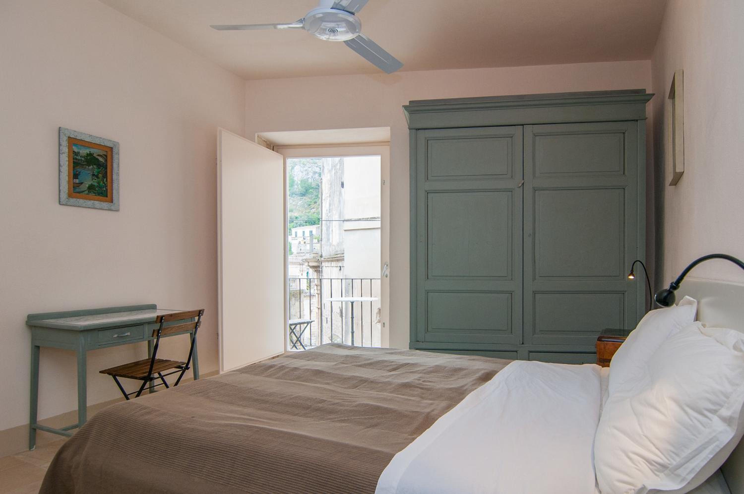 Apartment with Terrace photo 2