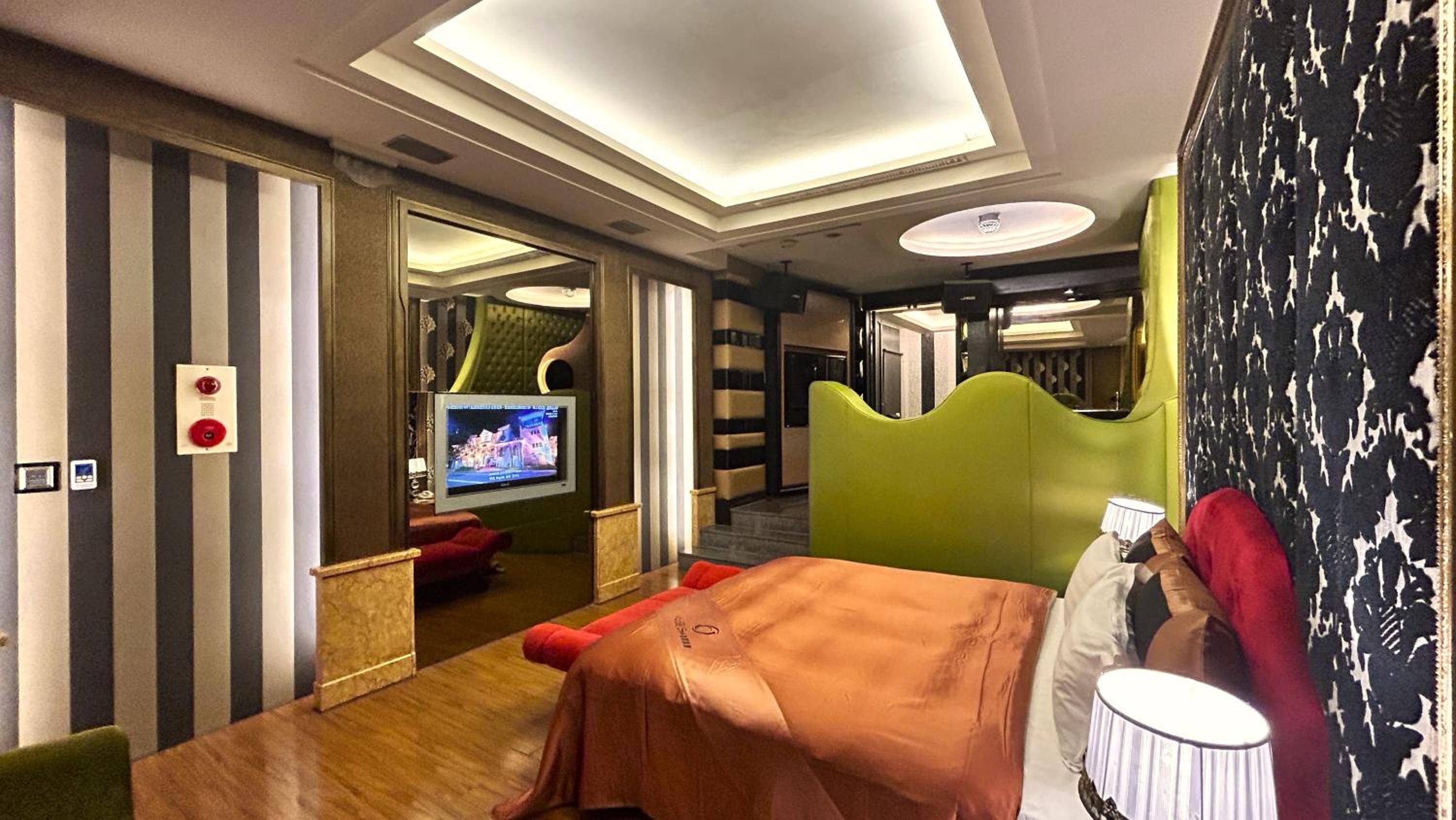 Deluxe Double Room (Check-in after 20:00) - Photo 10