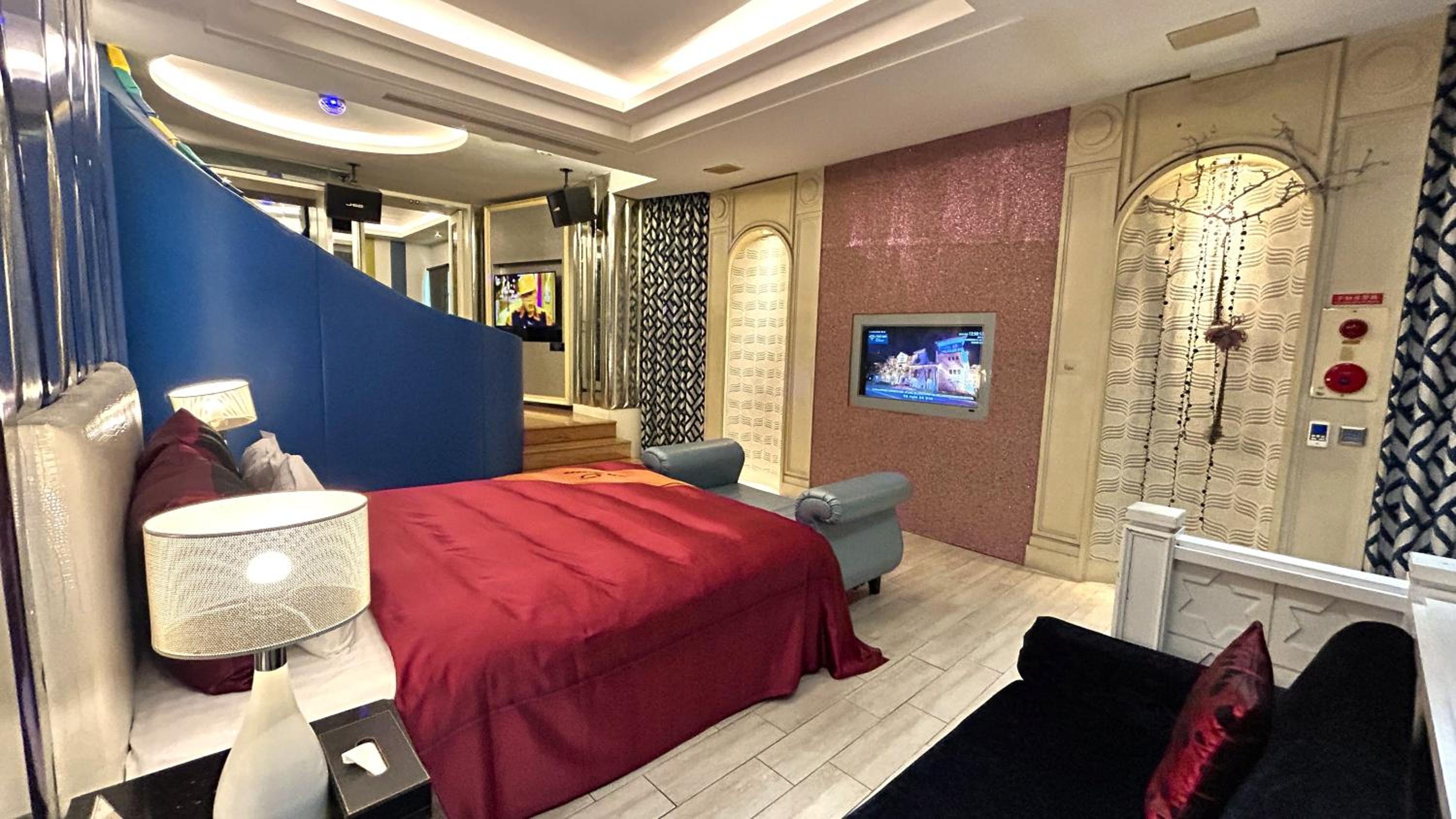 Deluxe Double Room (Check-in after 20:00) - Photo 14