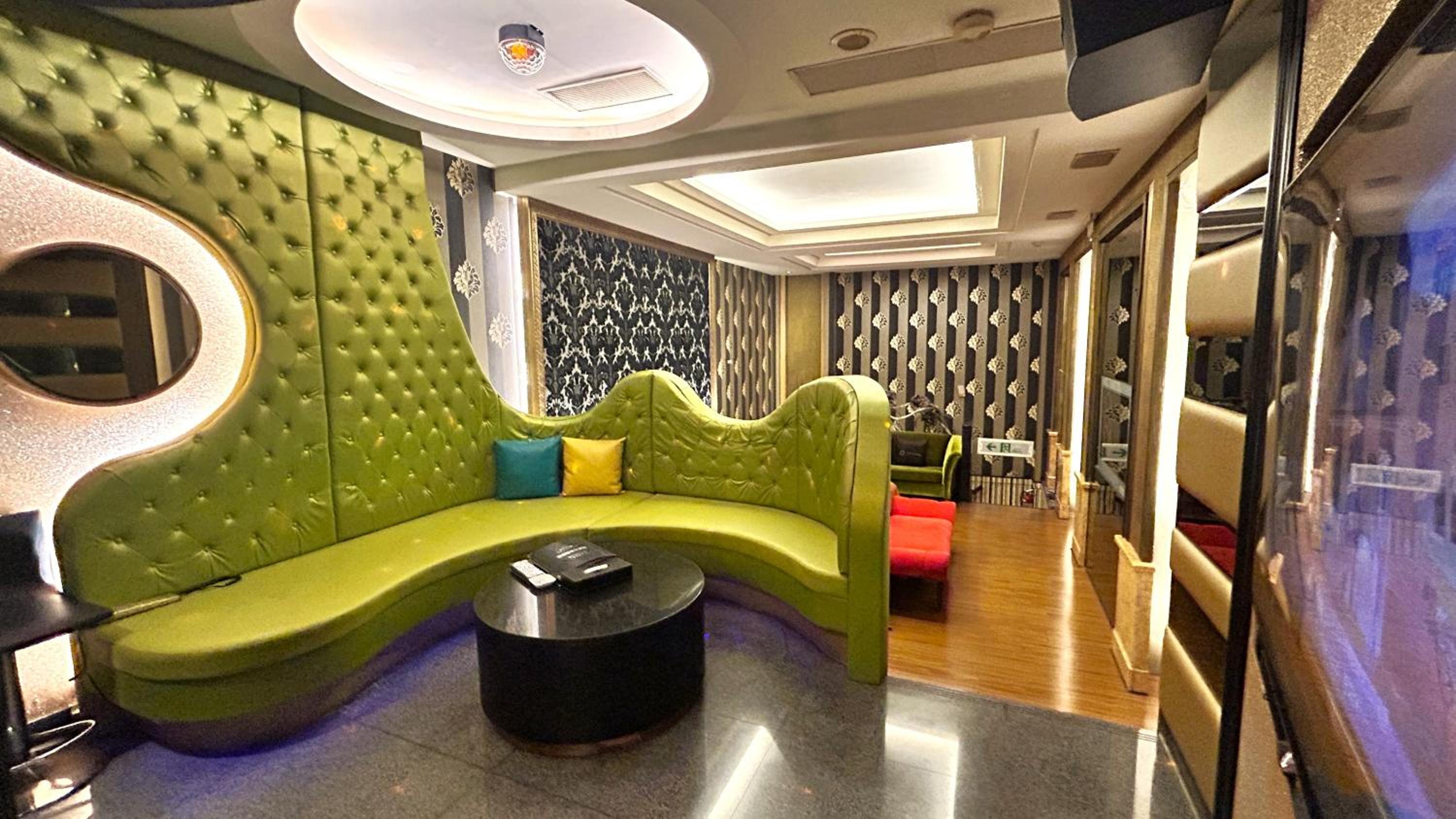 Deluxe Double Room (Check-in after 20:00) - Photo 2