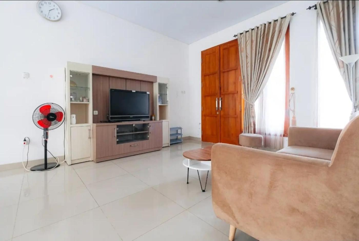 Three-Bedroom Villa photo 3