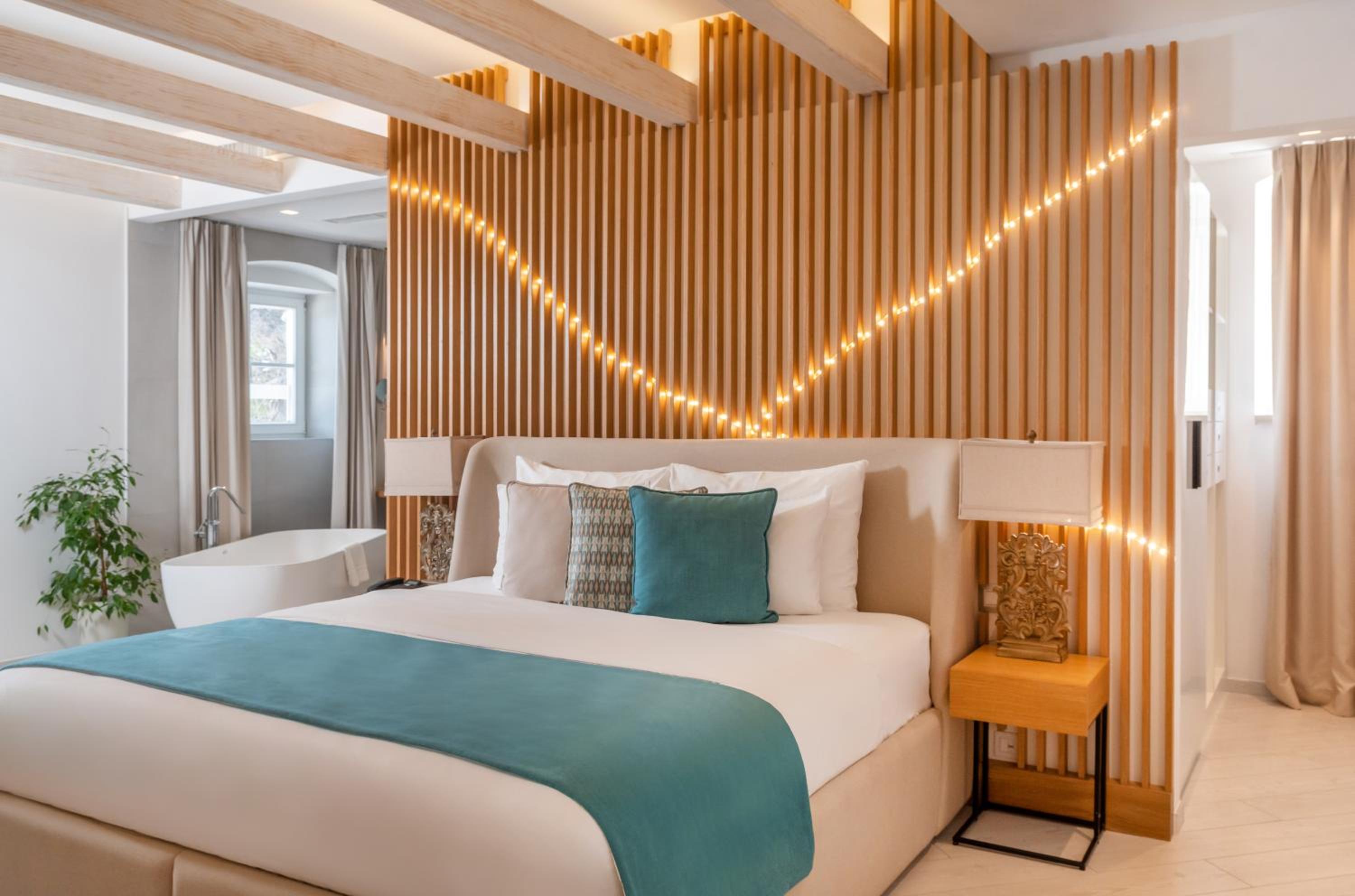 King Suite with Sea View - Historical building