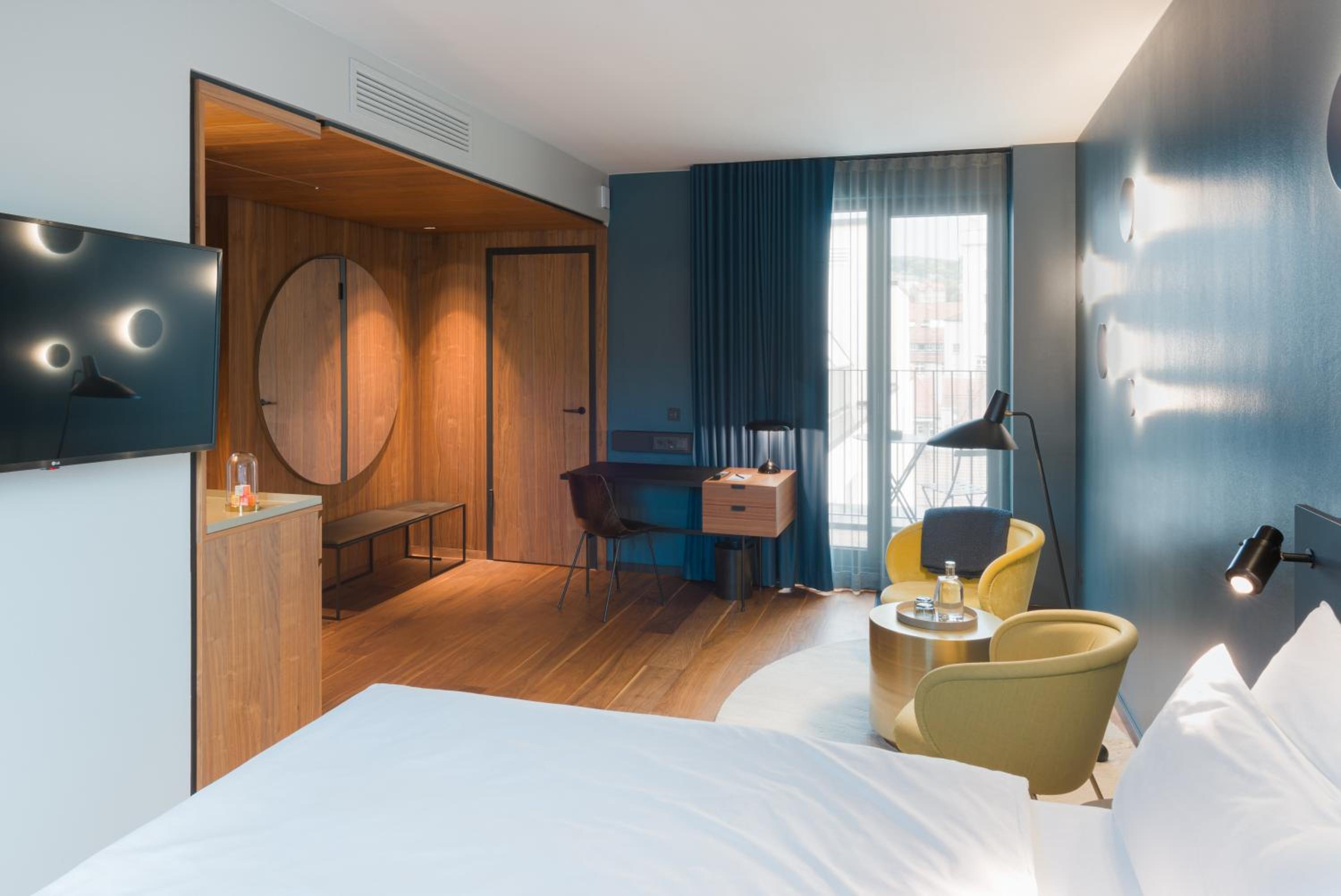 Emi Suite - Photo 2